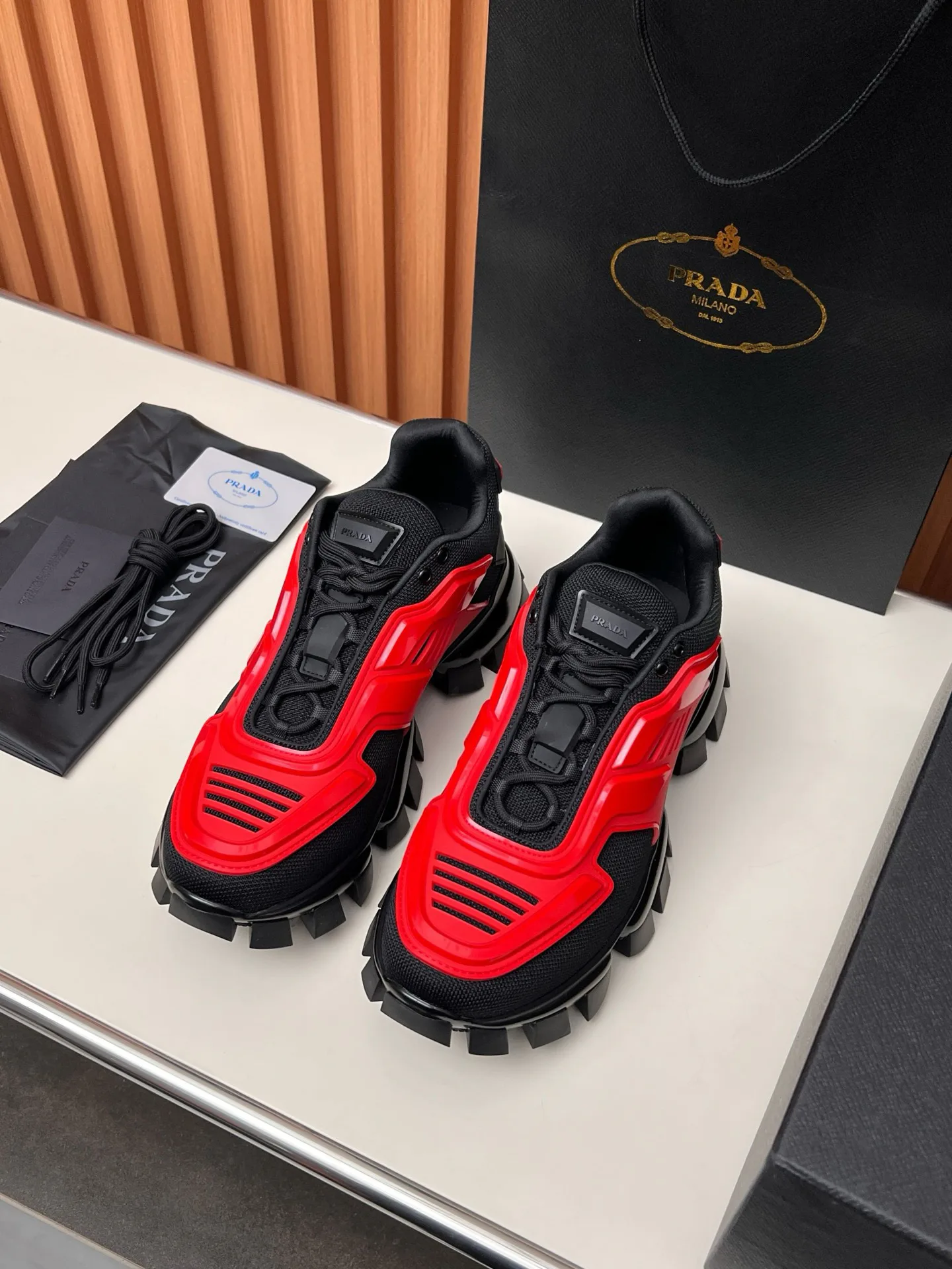 Кроссовки Женские Prada 17955146