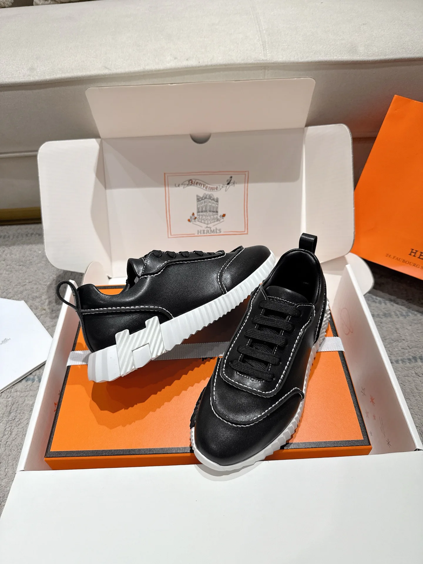 Кроссовки Женские Hermes 17467527