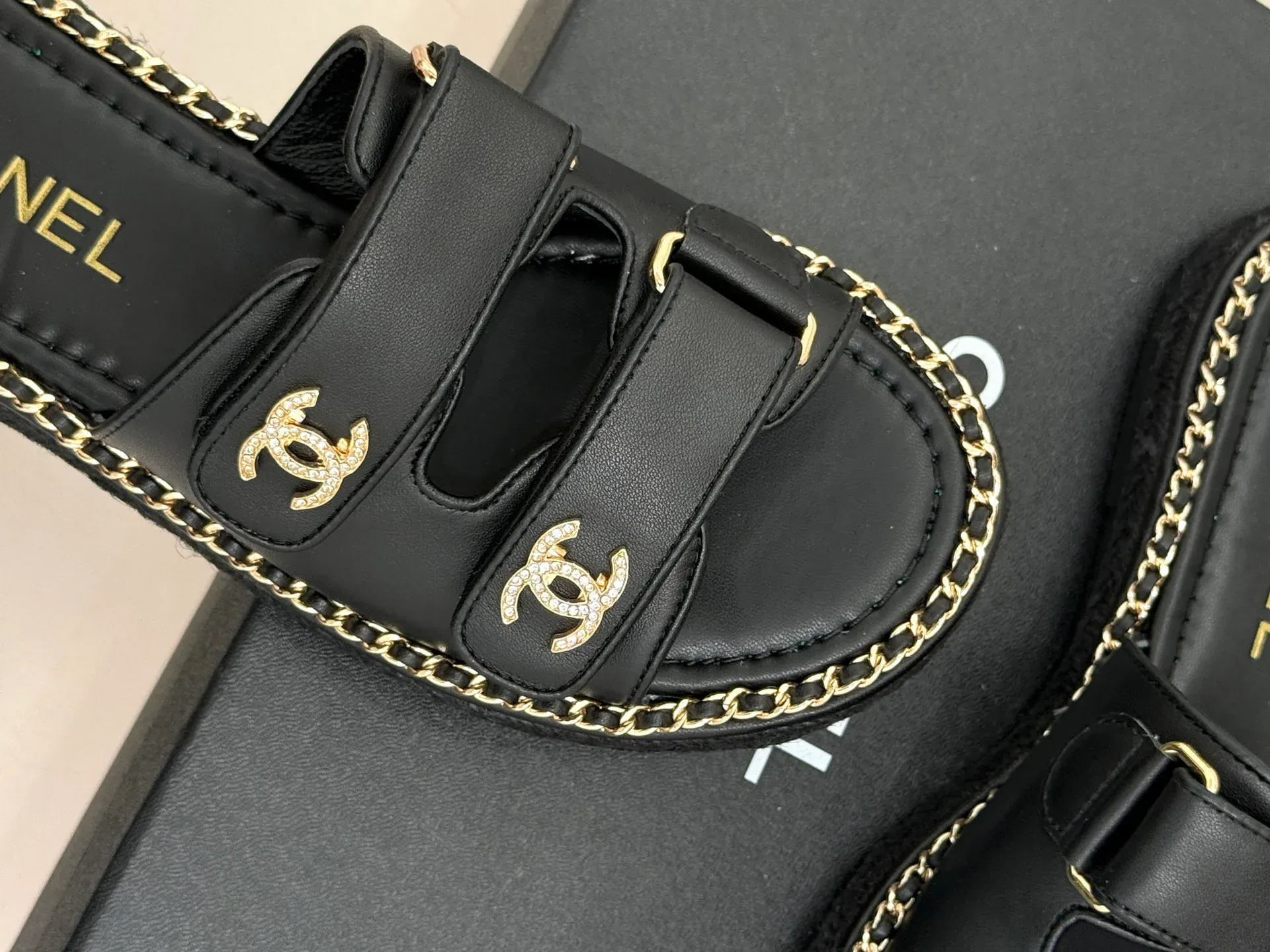 Шлепанцы Женские Chanel 1885758