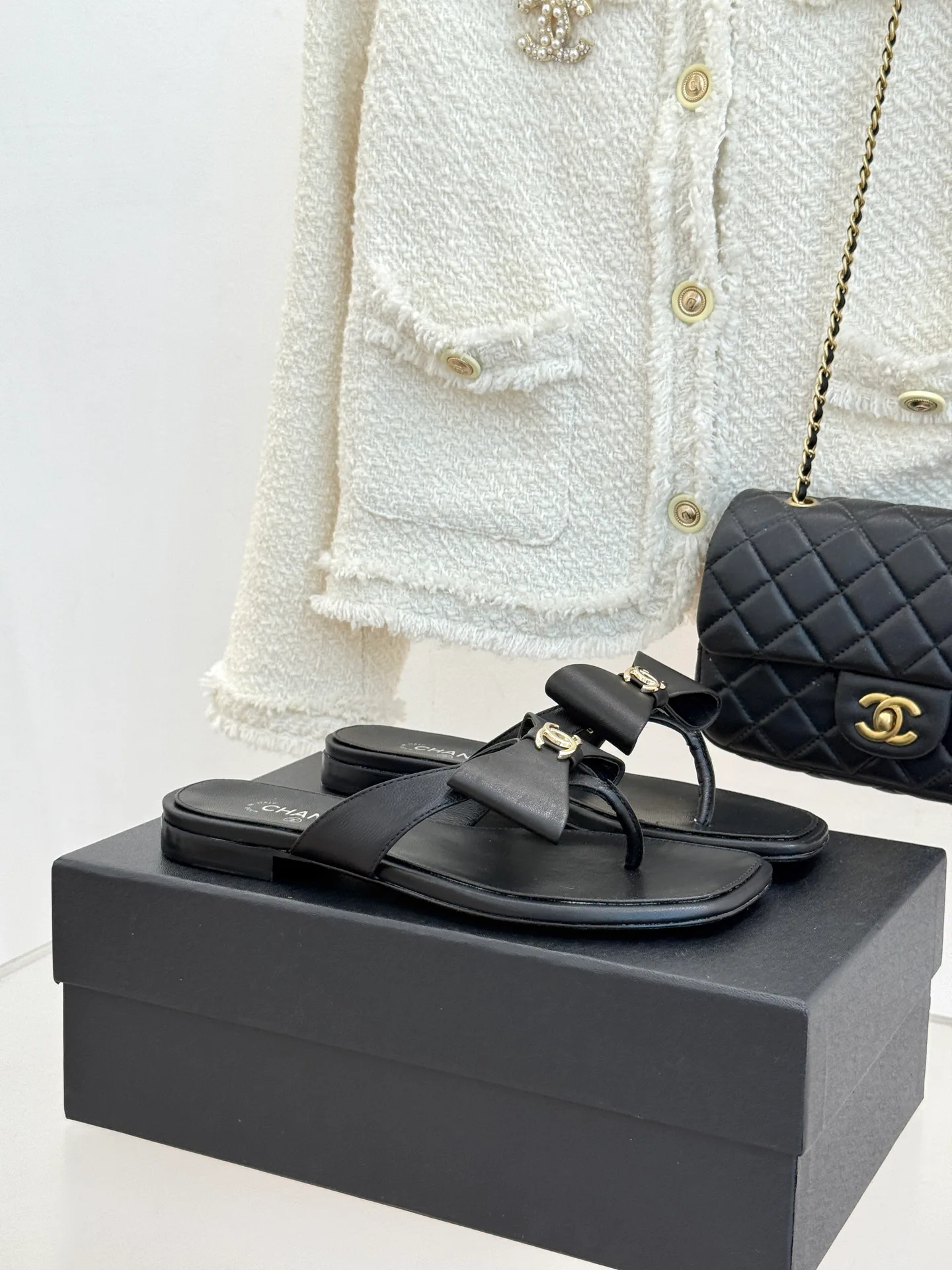 Шлепанцы Женские Chanel 16965745