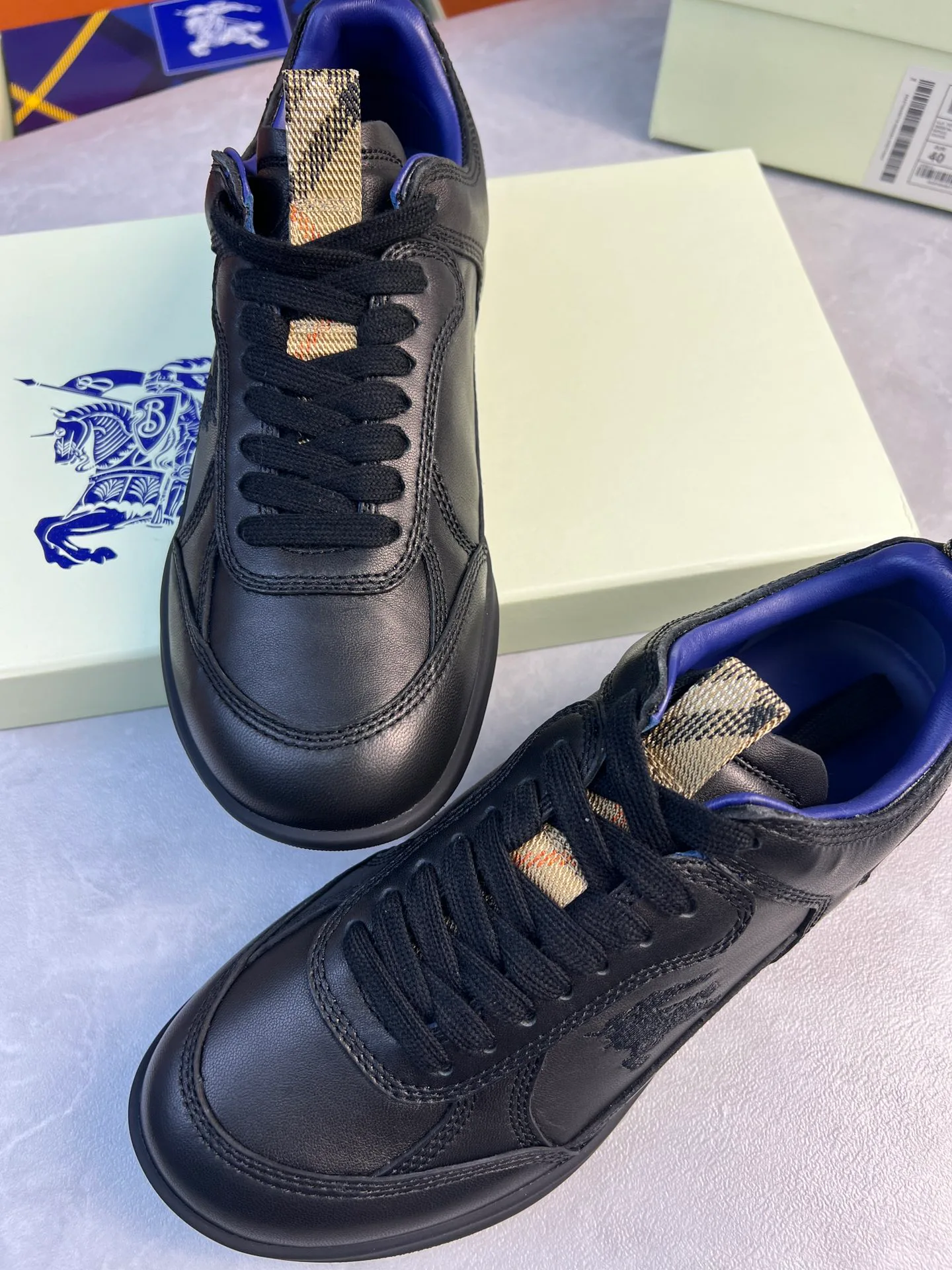 Кроссовки Мужские Burberry 17420309