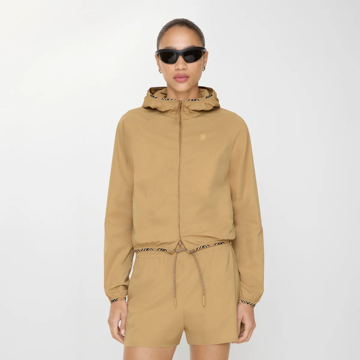 Куртки И Пуховики Женские Burberry 18206388