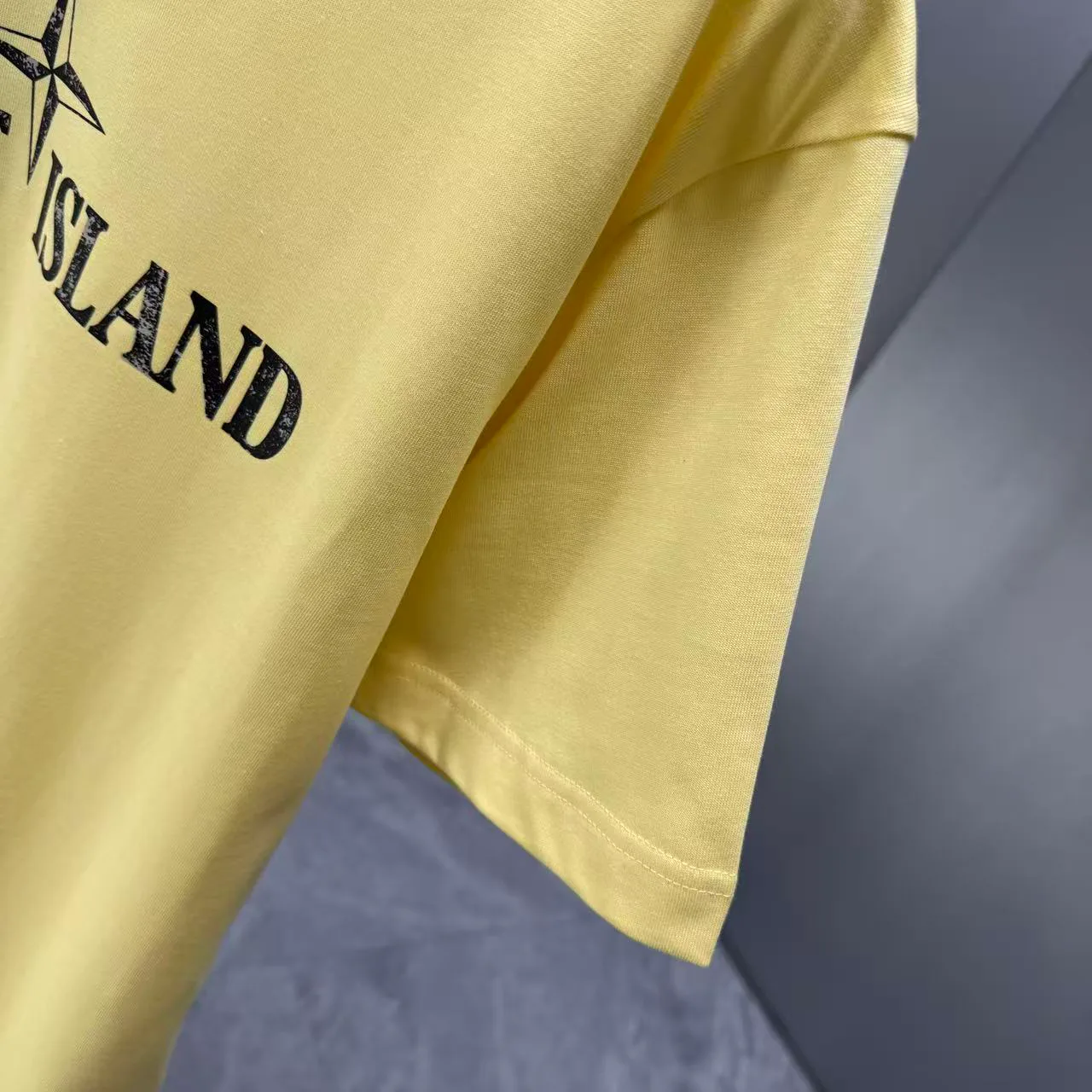 Футболки Женские Stone Island 11948563