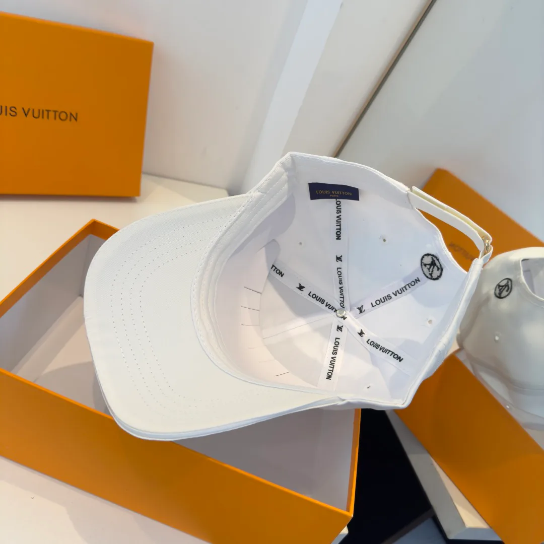 Головные Уборы Louis Vuitton 11416641