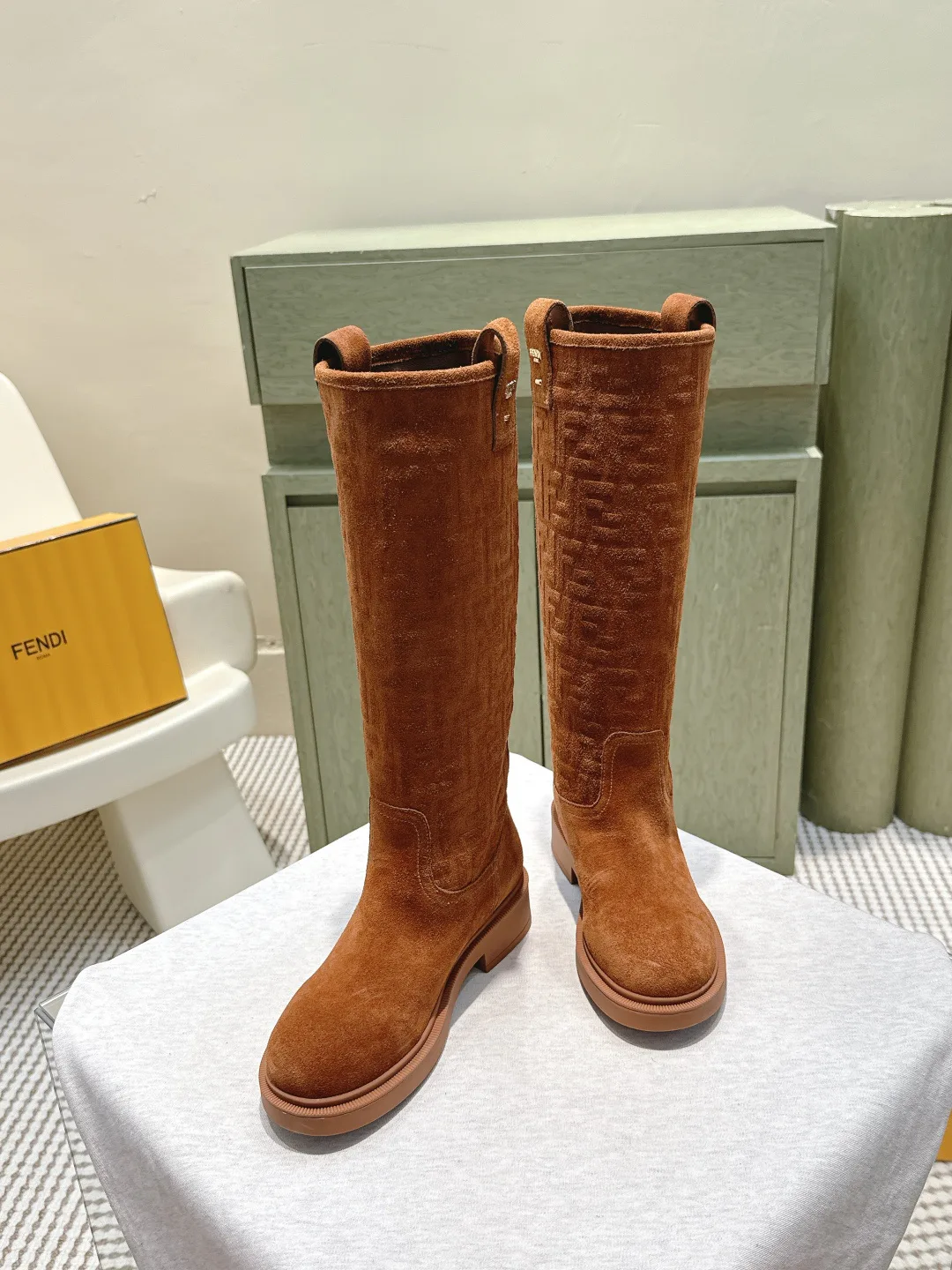 Сапоги Женские Fendi 18153044