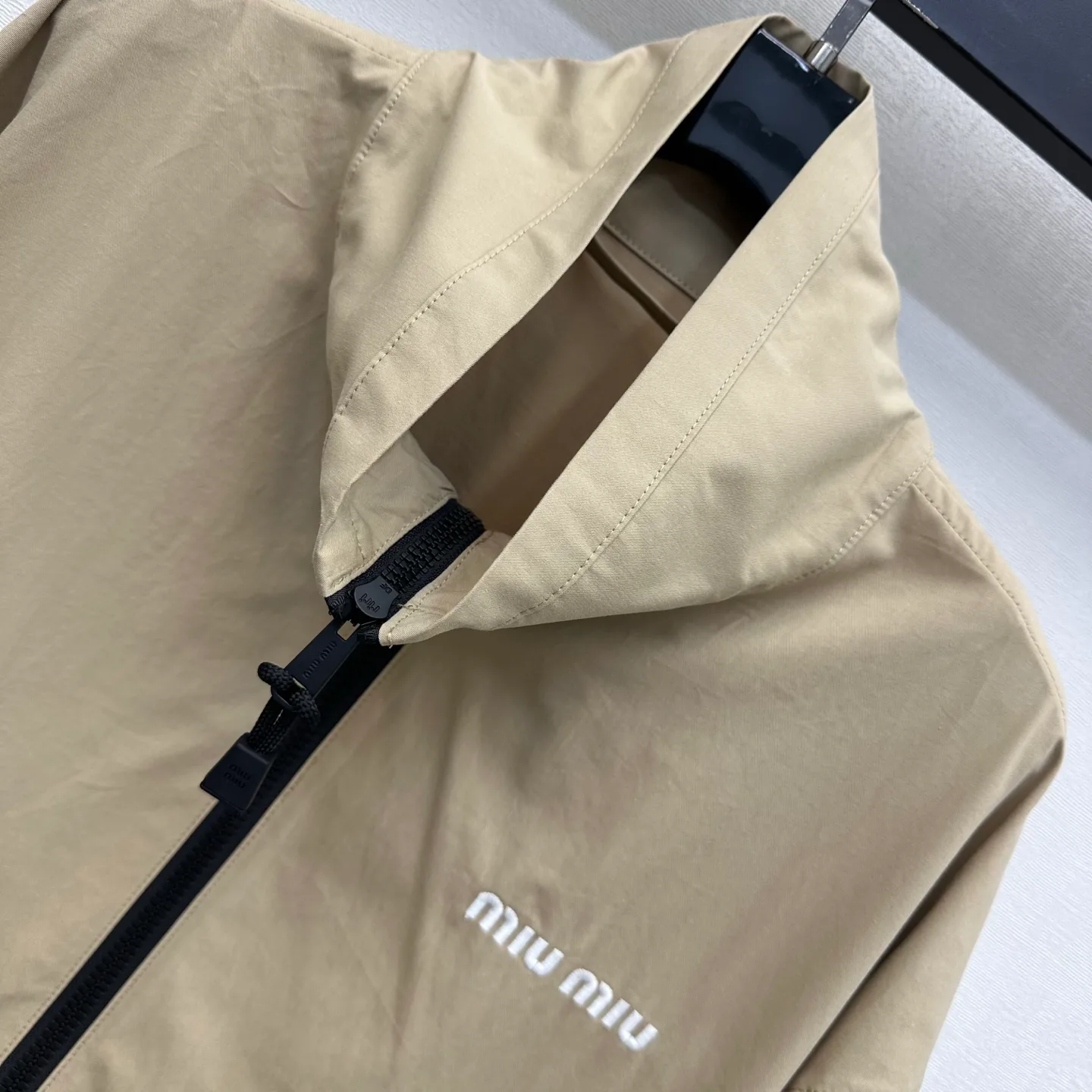 Куртки И Пуховики Женские Miu Miu 18023629