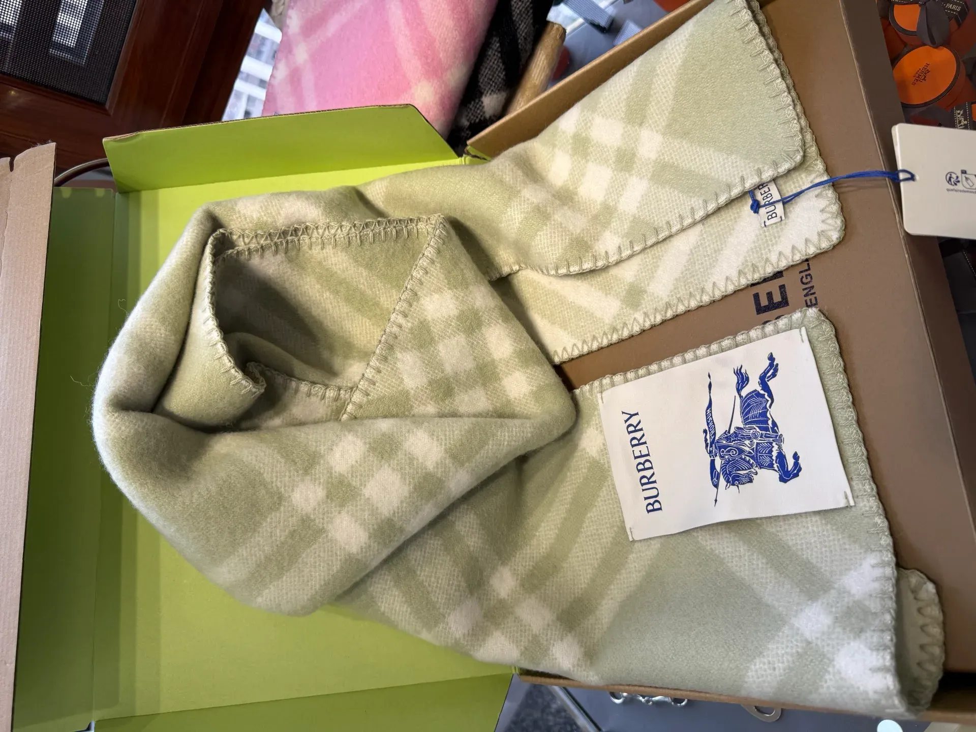 Шарфы Burberry 3874284