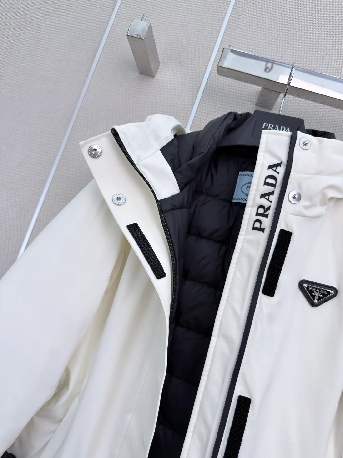 Куртки И Пуховики Женские Prada 18185828