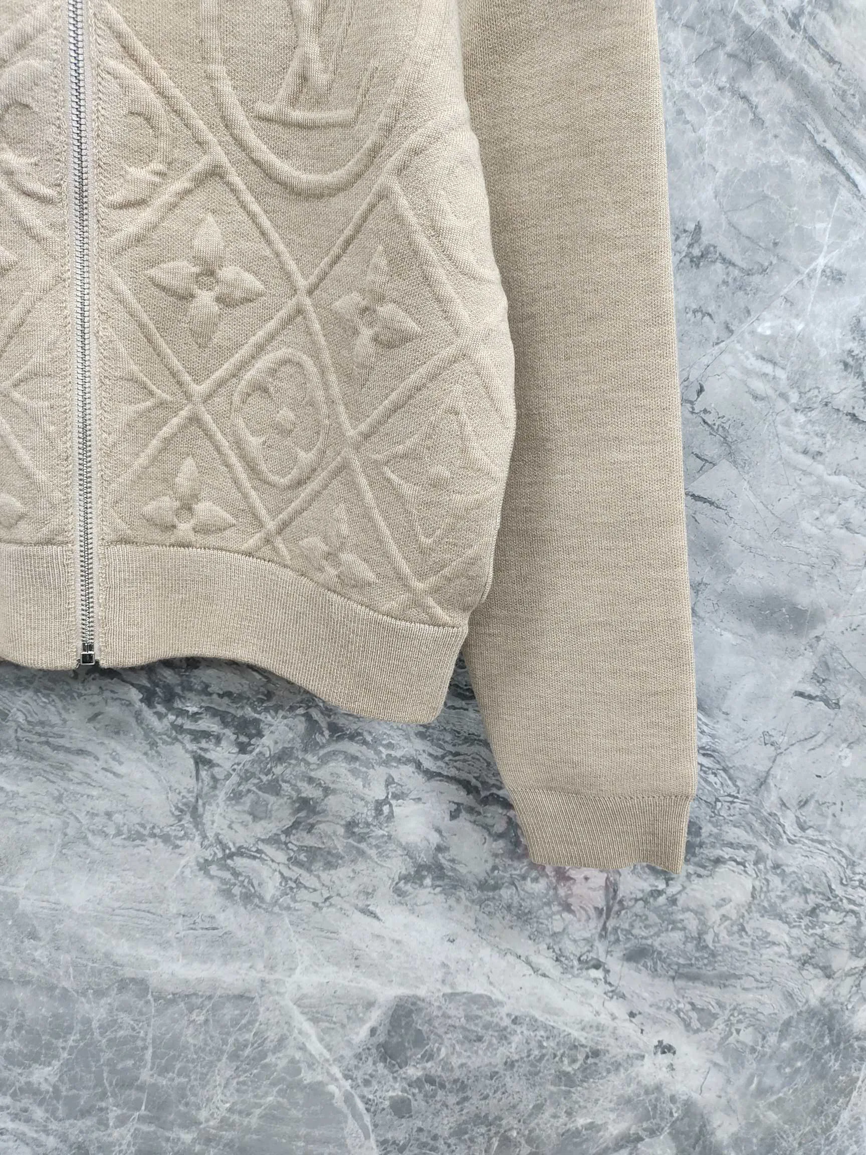 Куртки И Пуховики Женские Louis Vuitton 18743584
