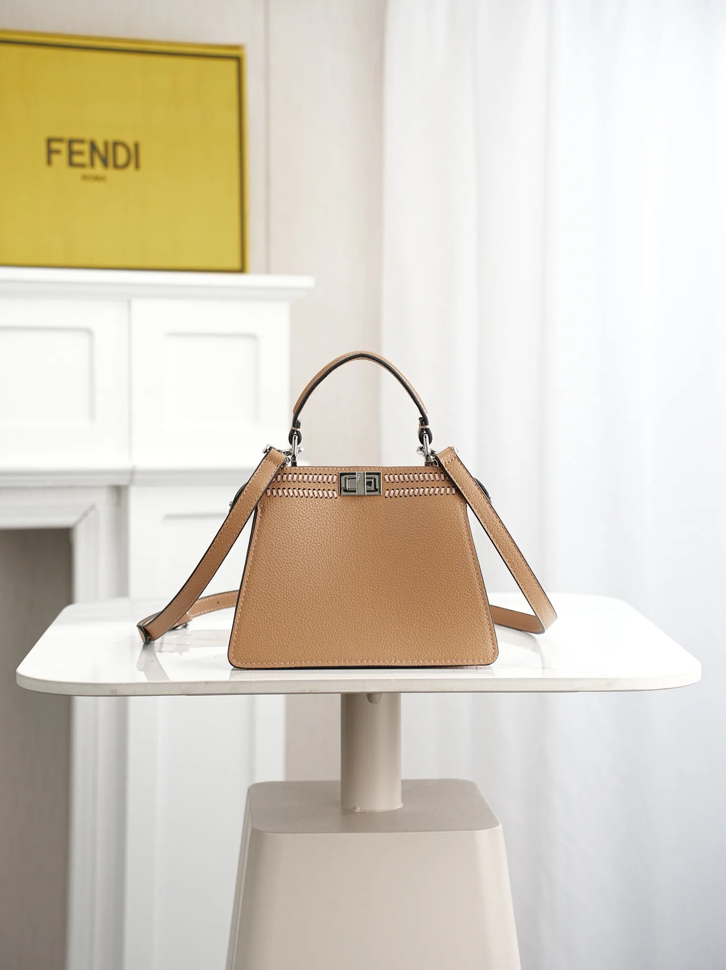 Классические Сумки Женские Fendi 18005124