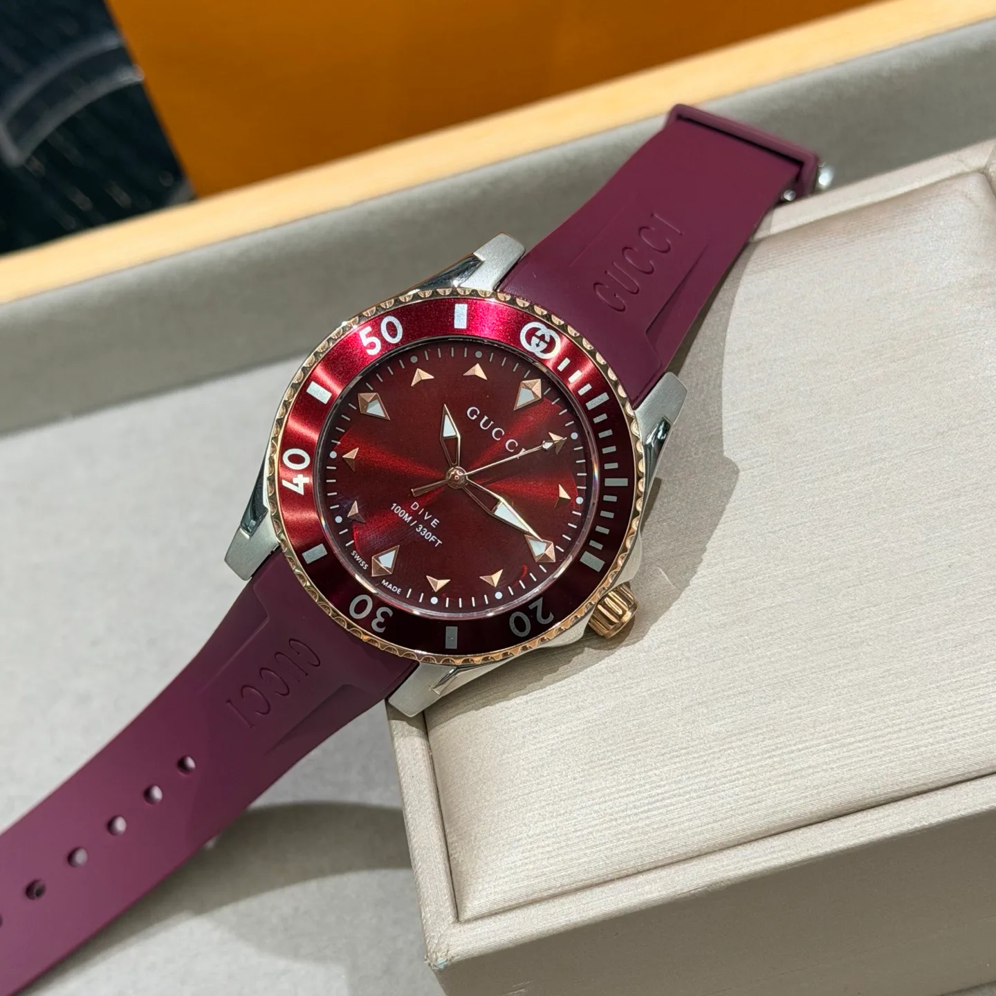 Часы Женские Gucci 17949016