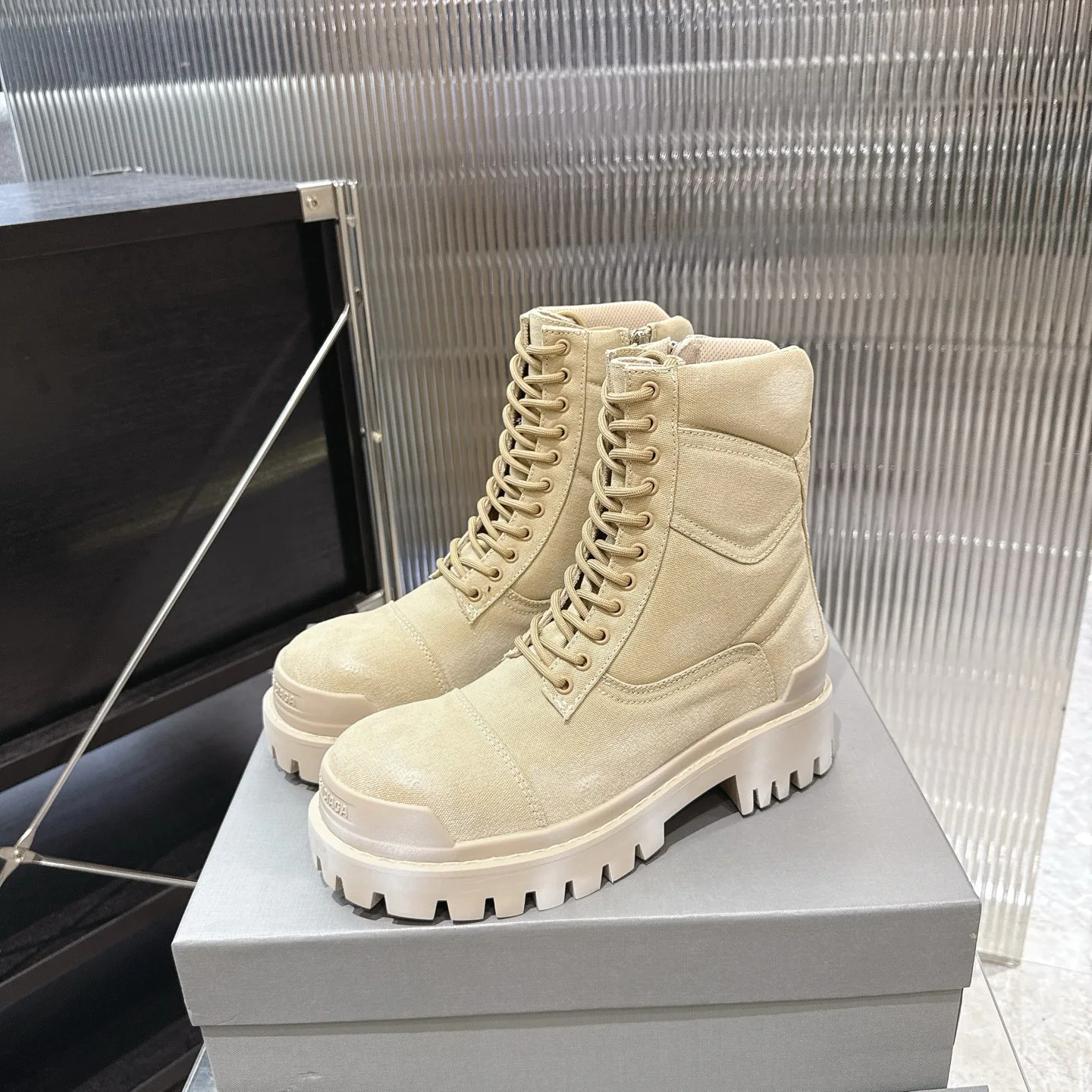 Ботинки Мужские Balenciaga 18598039