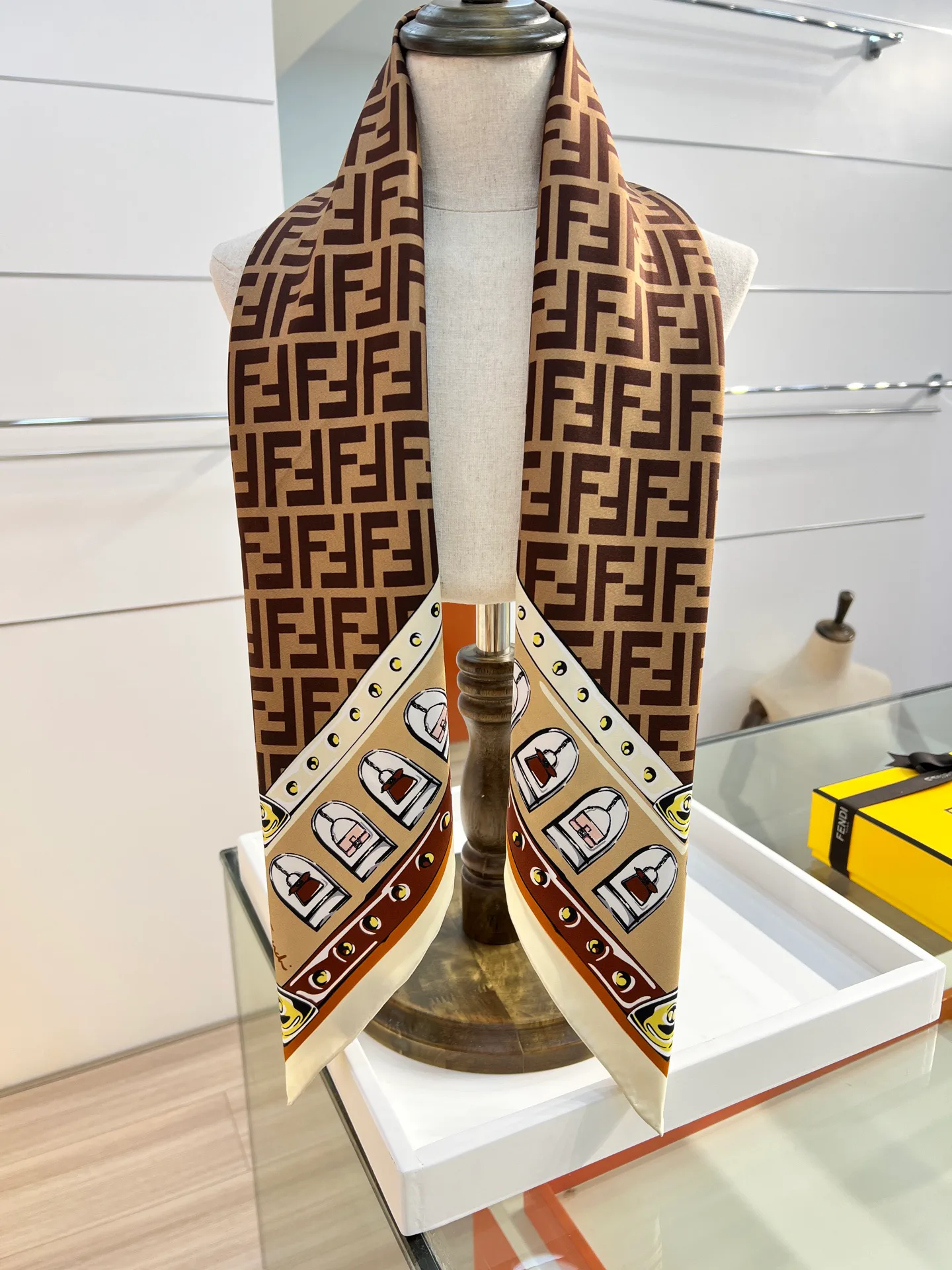 Шарфы Fendi 1883149