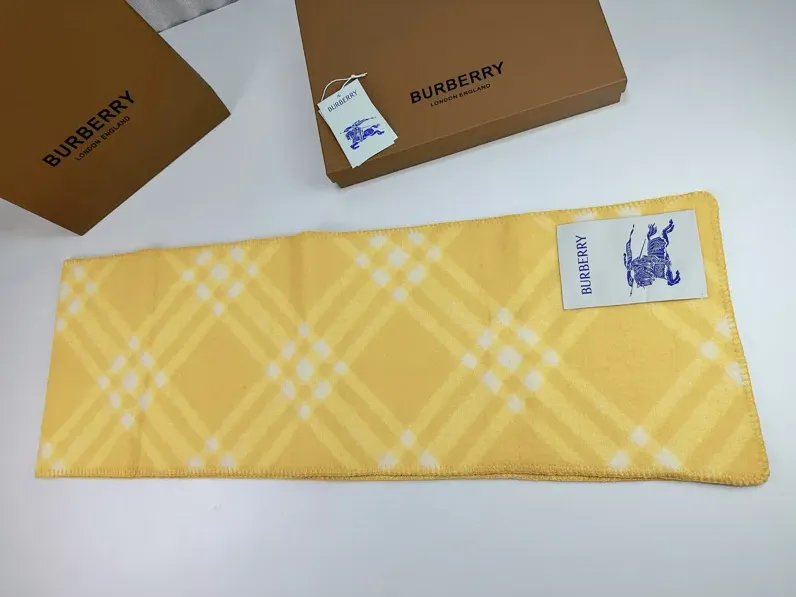 Шарфы Burberry 523812
