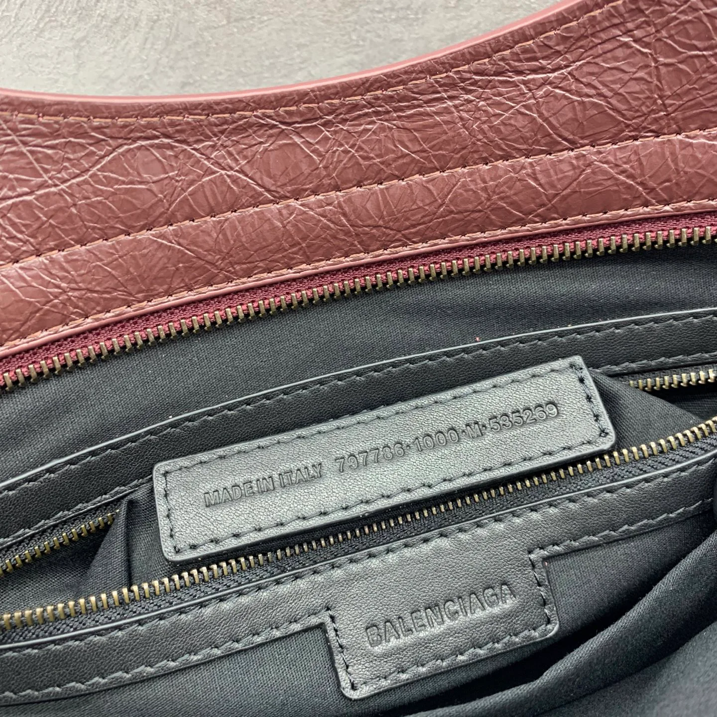 Классические Сумки Женские Balenciaga 18136157