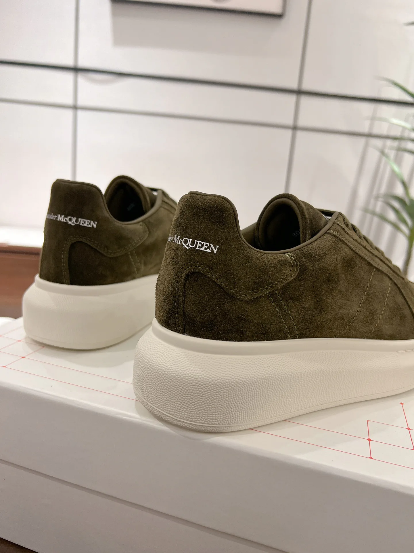 Кроссовки Женские Alexander Mcqueen 3446154