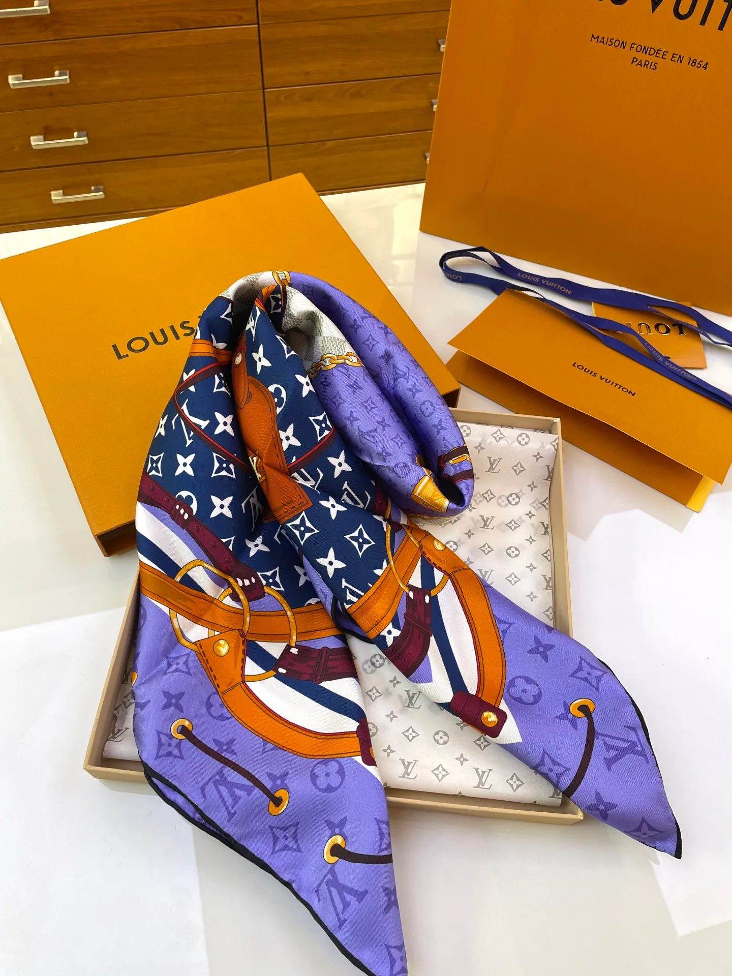 Платки Louis Vuitton 1981406