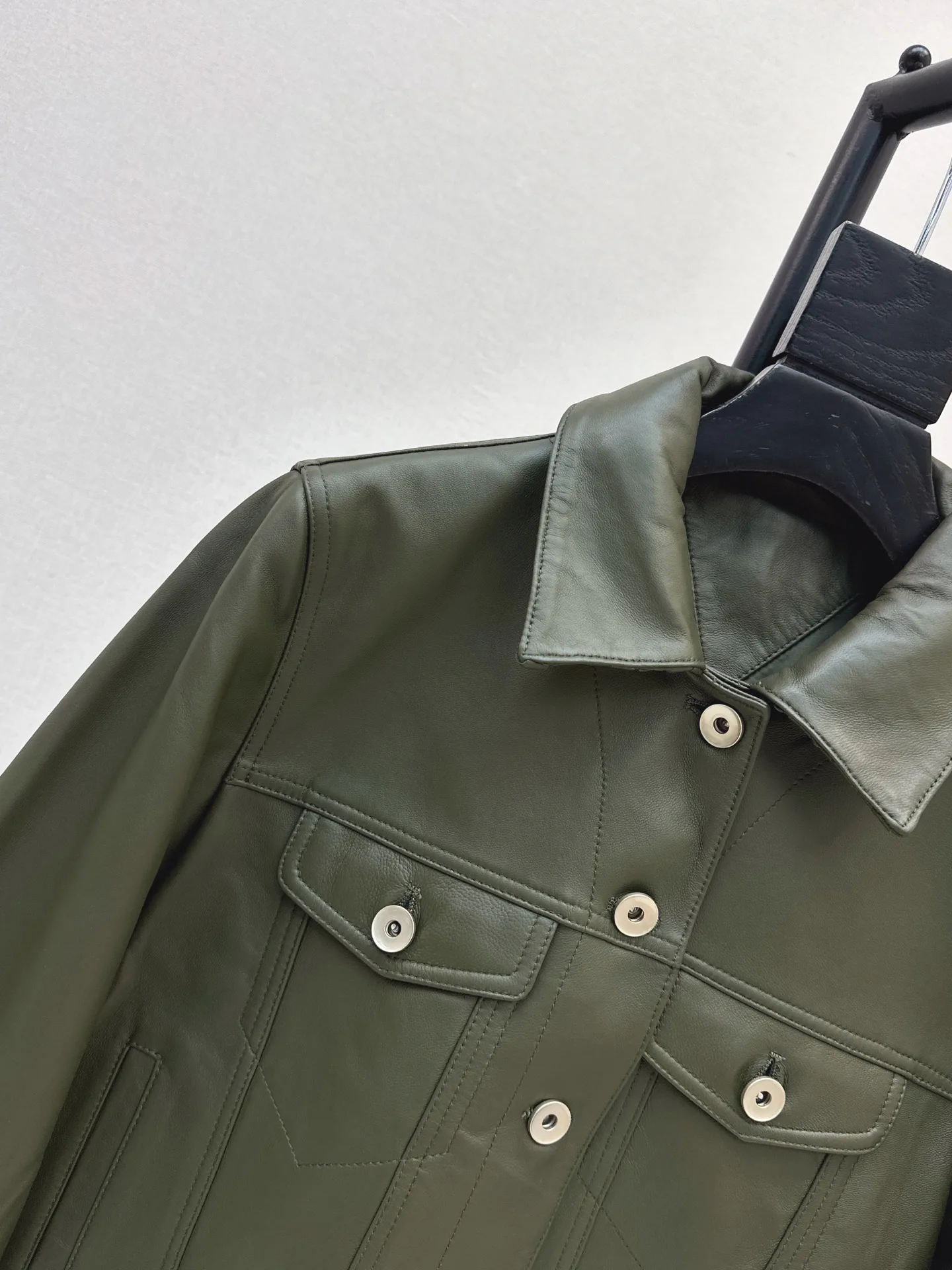 Кожаные Куртки И Дублёнки Женские Bottega Veneta 18173025
