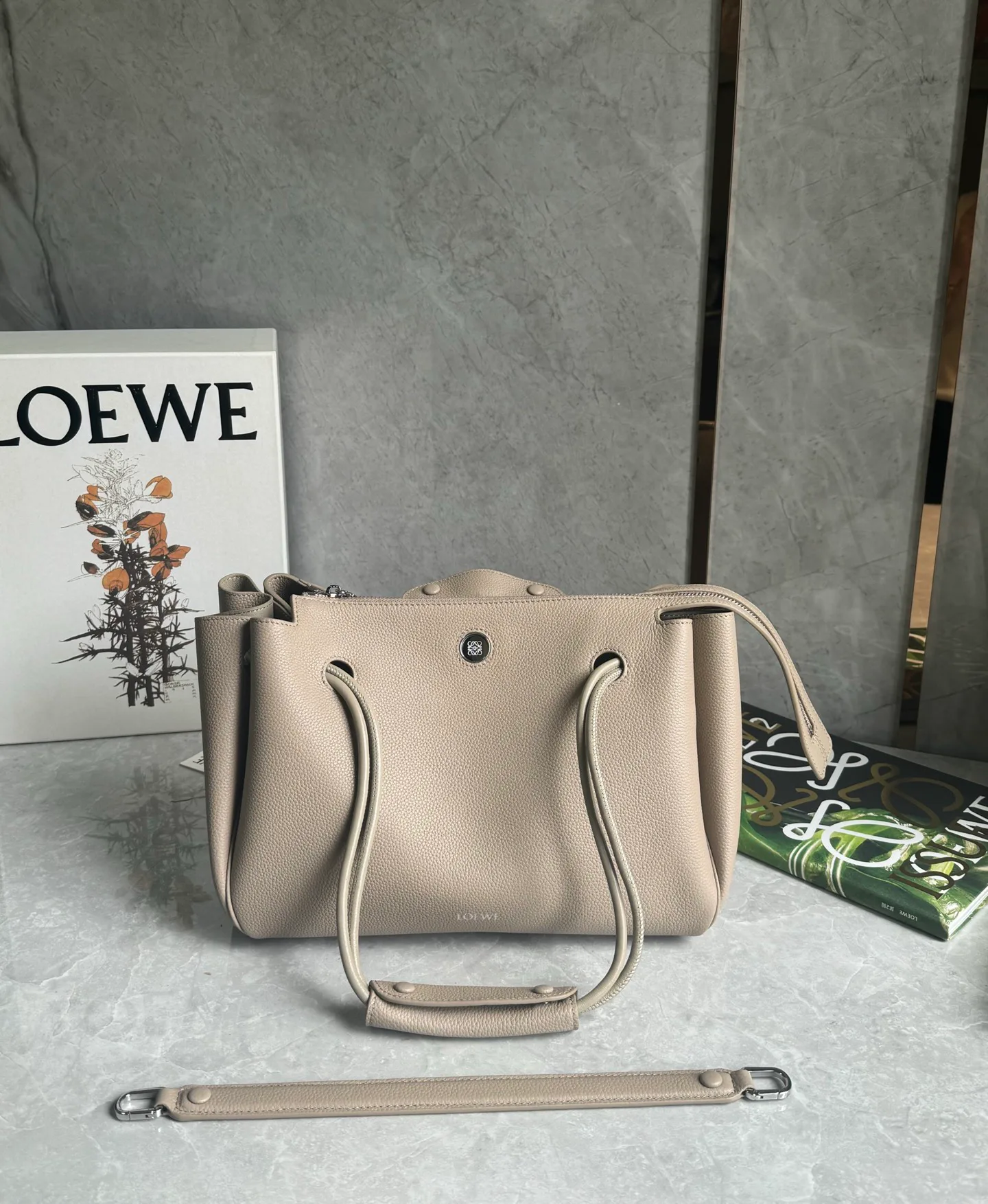 Классические Сумки Женские Loewe 17551248