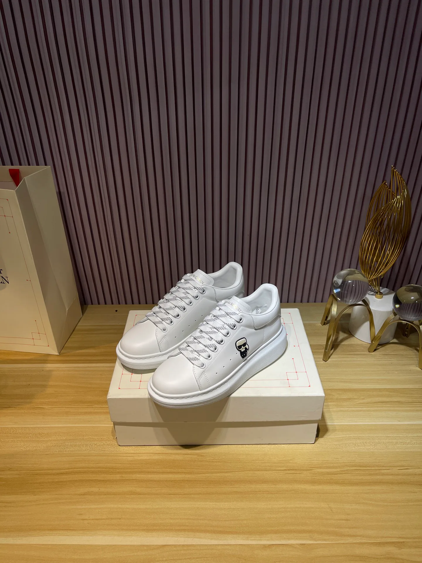 Кроссовки Женские Alexander Mcqueen 18616760