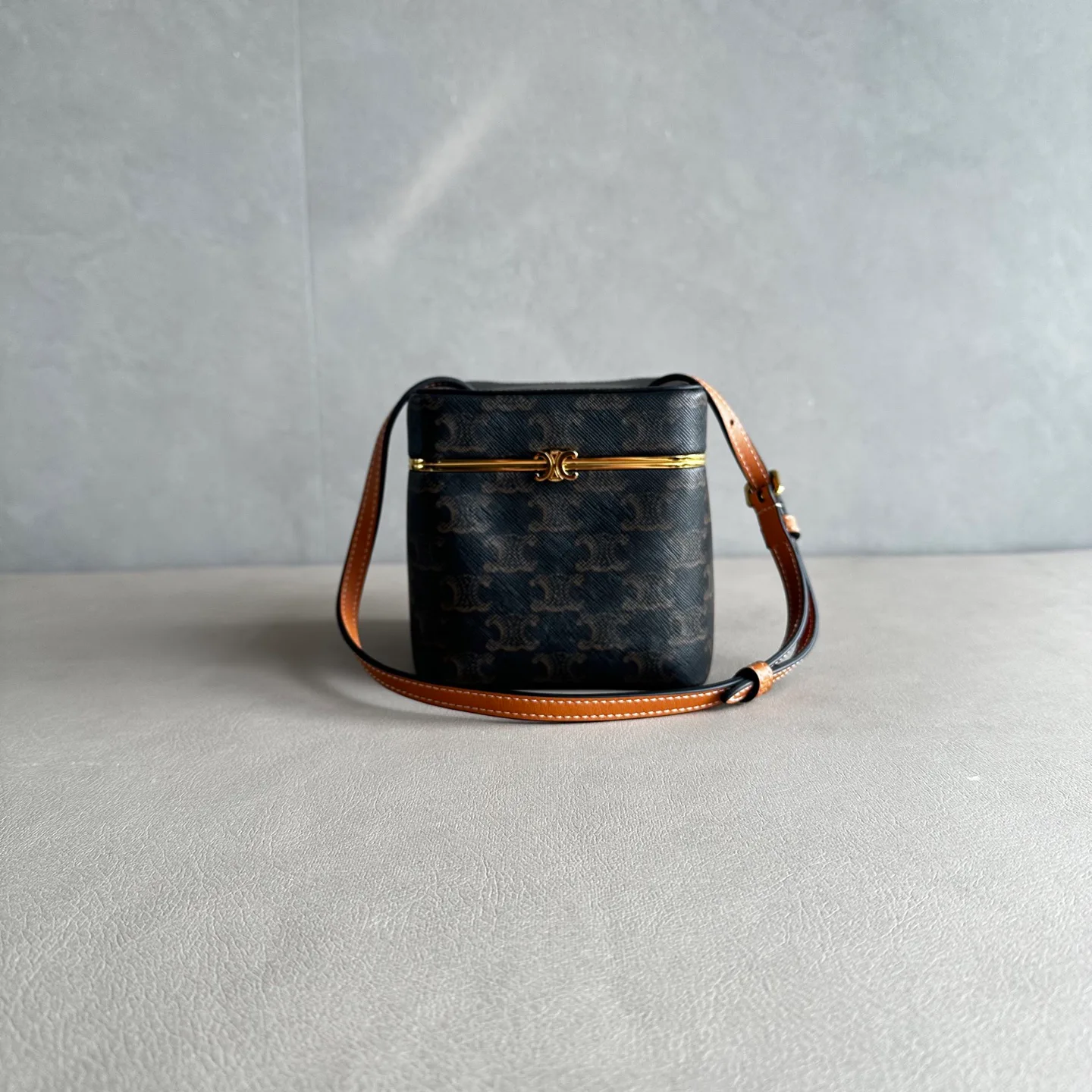 Классические Сумки Женские Celine 13389877