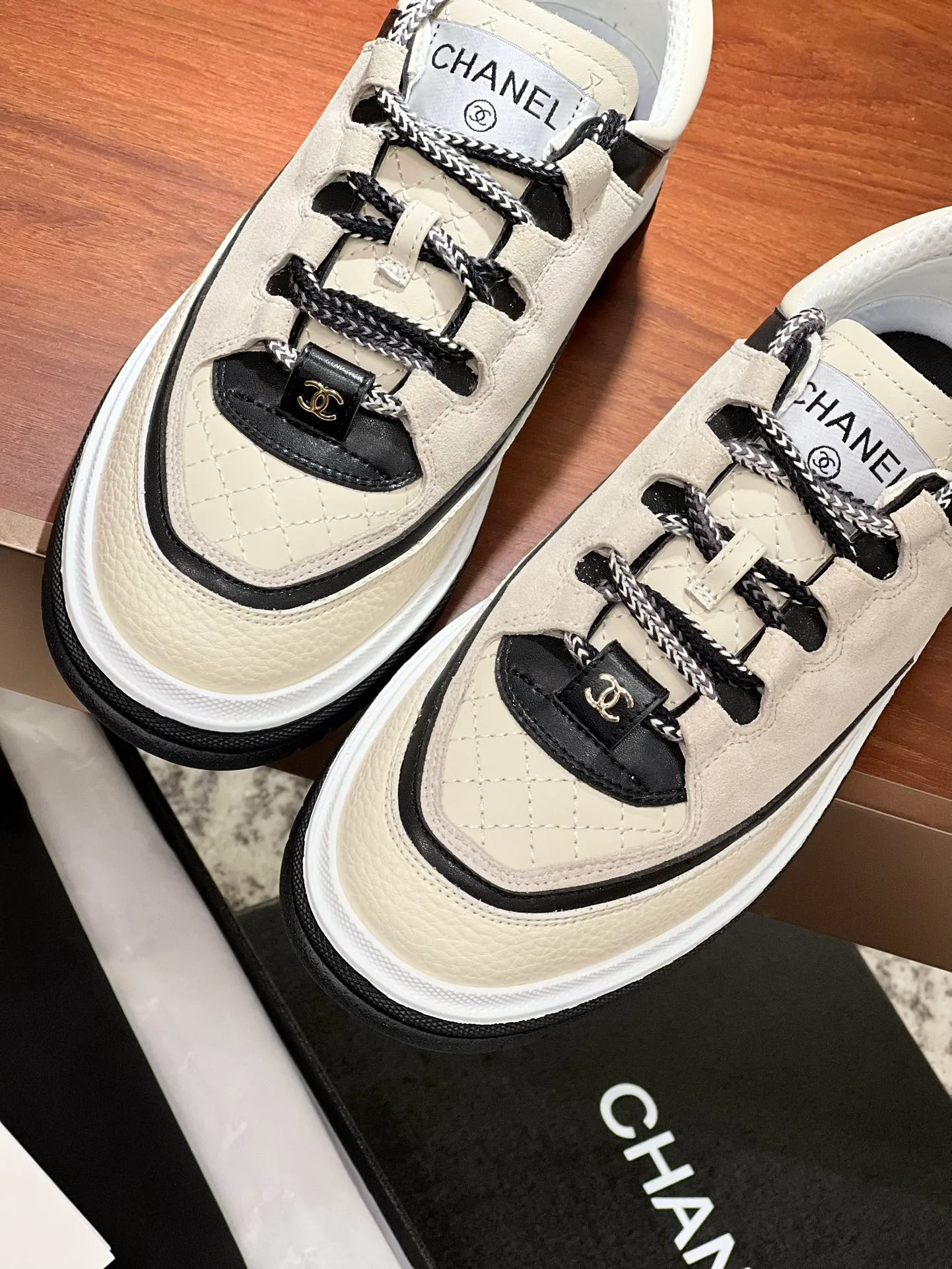 Кроссовки Женские Chanel 1021196