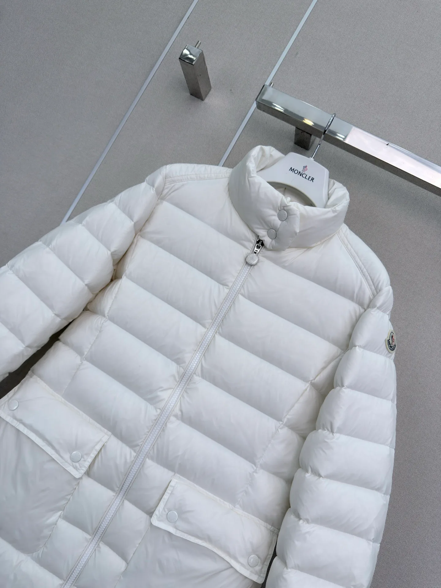 Куртки И Пуховики Женские Moncler 18609598