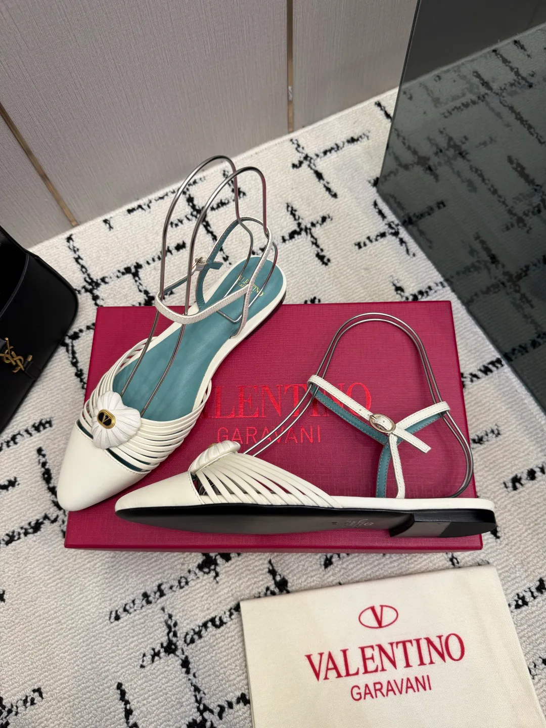 Босоножки Женские Valentino 18598095