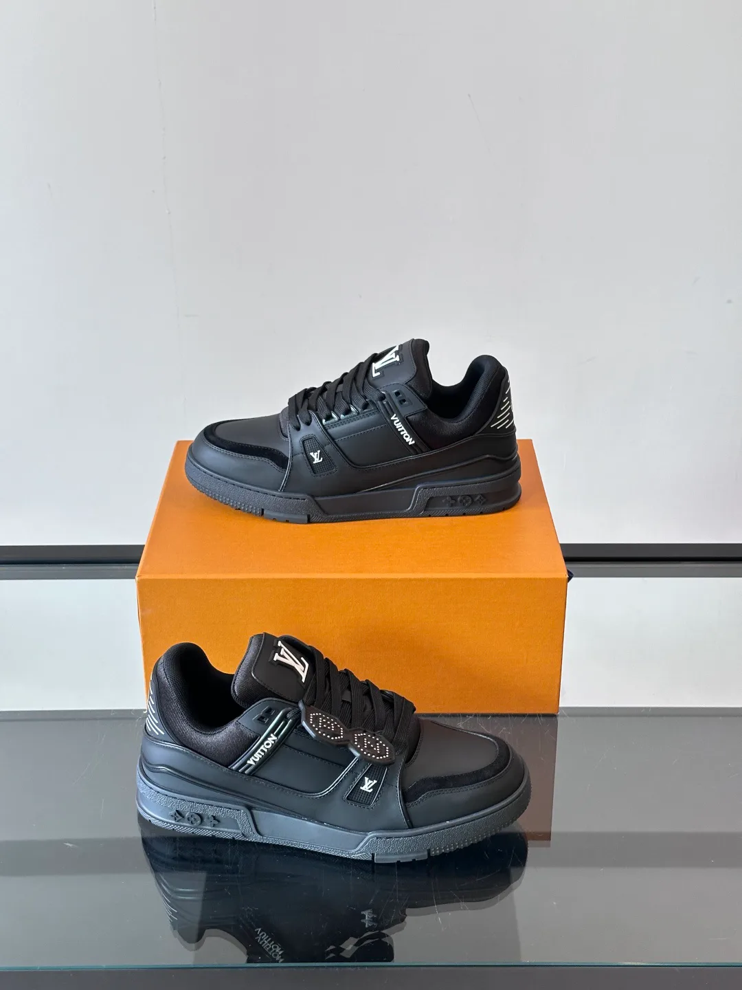 Кроссовки Мужские Louis Vuitton 17926953