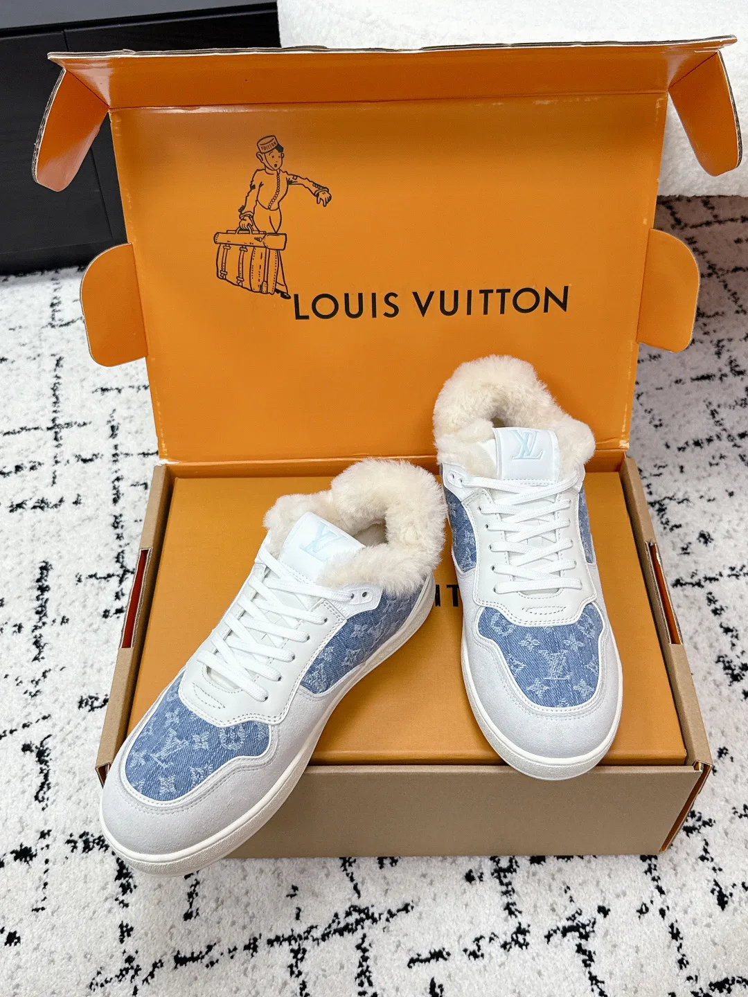 Кроссовки Женские Louis Vuitton 860620