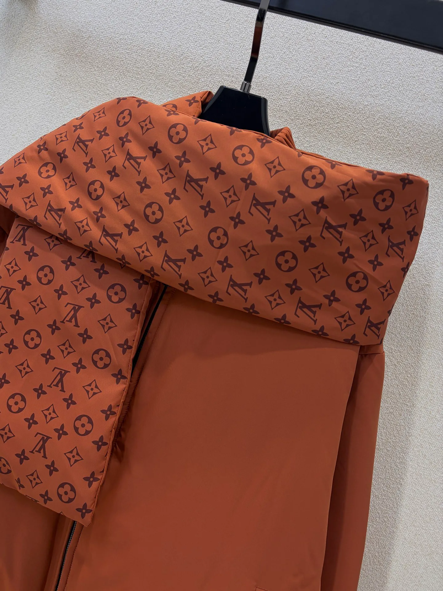 Куртки И Пуховики Женские Louis Vuitton 19074900