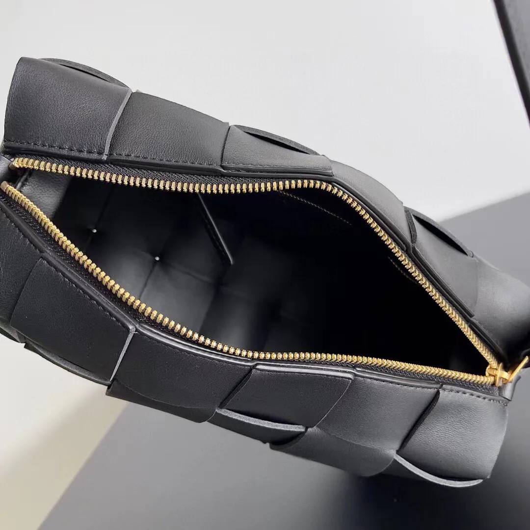 Сумки На Ремне Женские Bottega Veneta 11922461