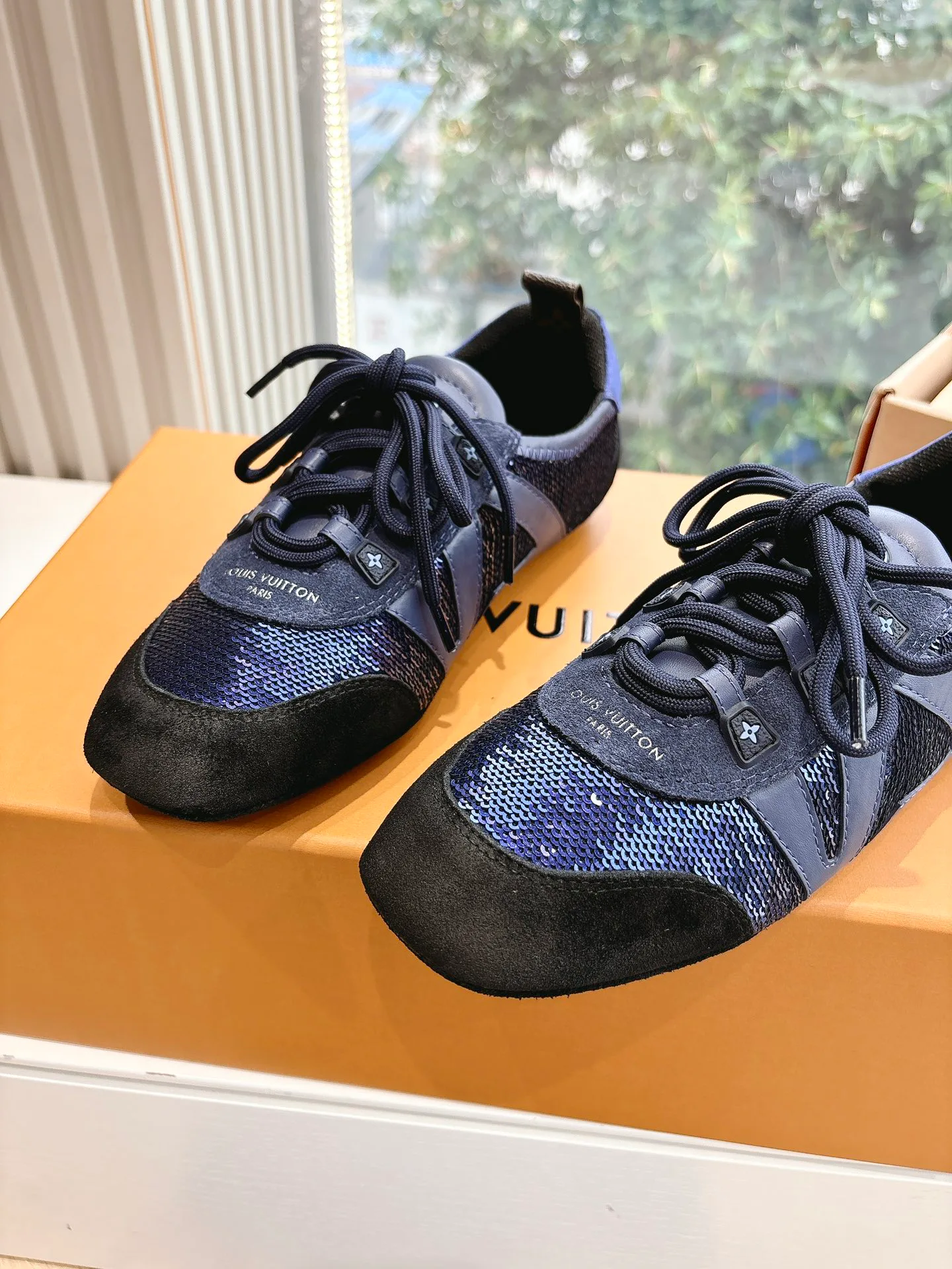 Кроссовки Женские Louis Vuitton 8979809