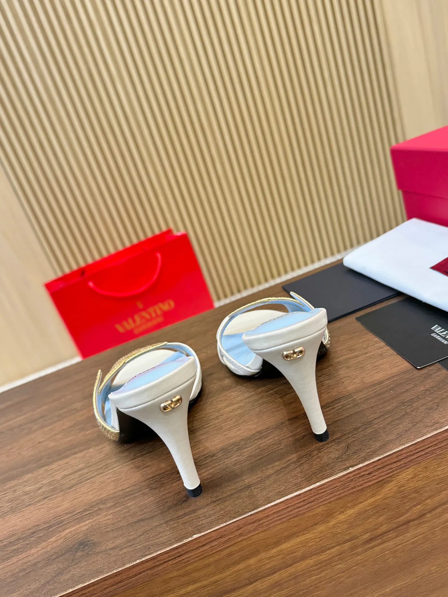 Босоножки Женские Valentino 9737240