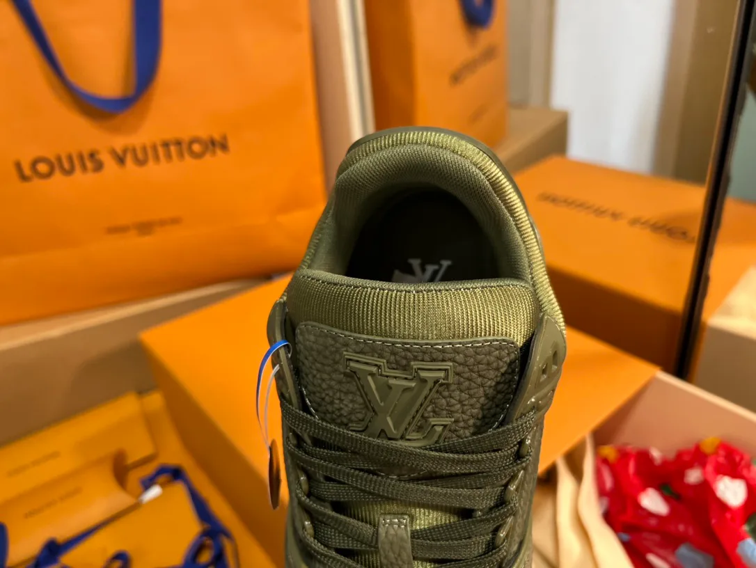 Кроссовки Женские Louis Vuitton 1880929