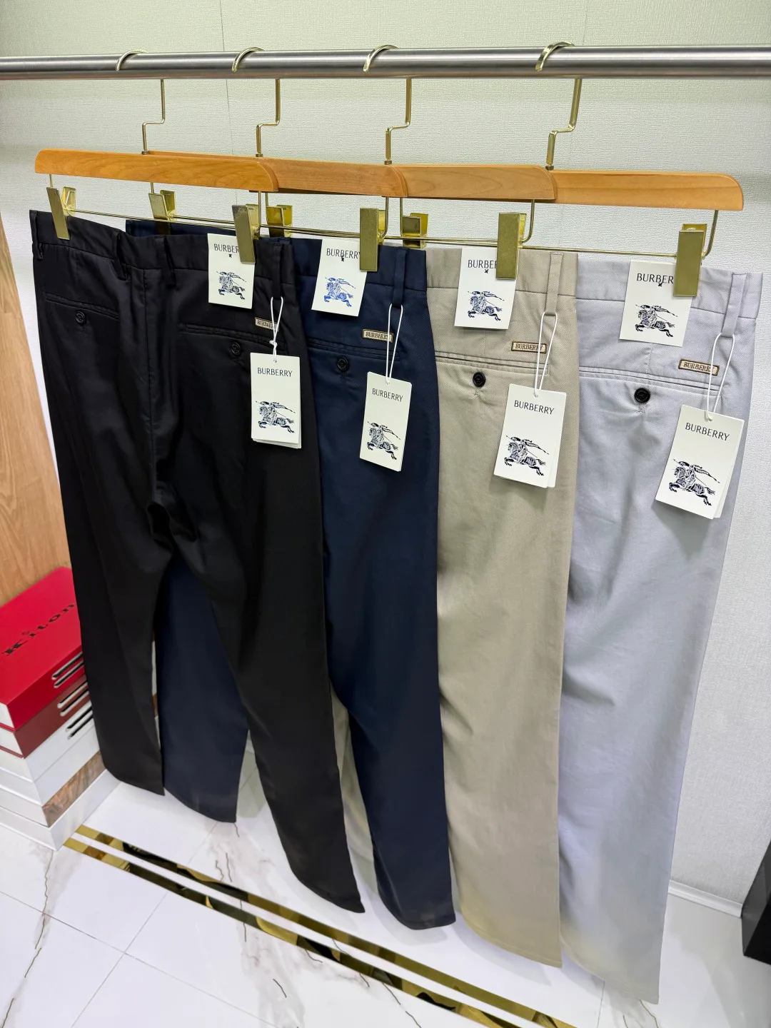 Брюки Мужские Burberry 10629495