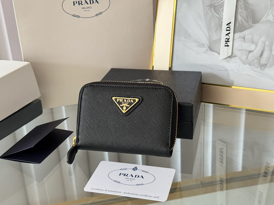 Клатчи Женские Prada 17999935
