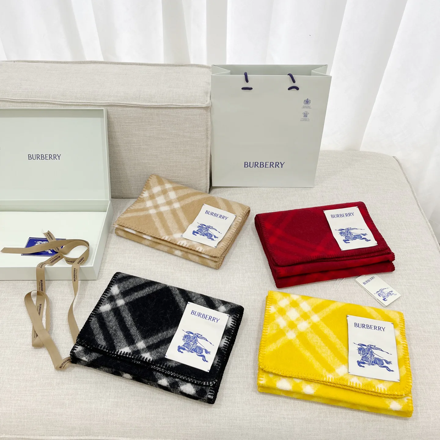 Шарфы Burberry 1326197