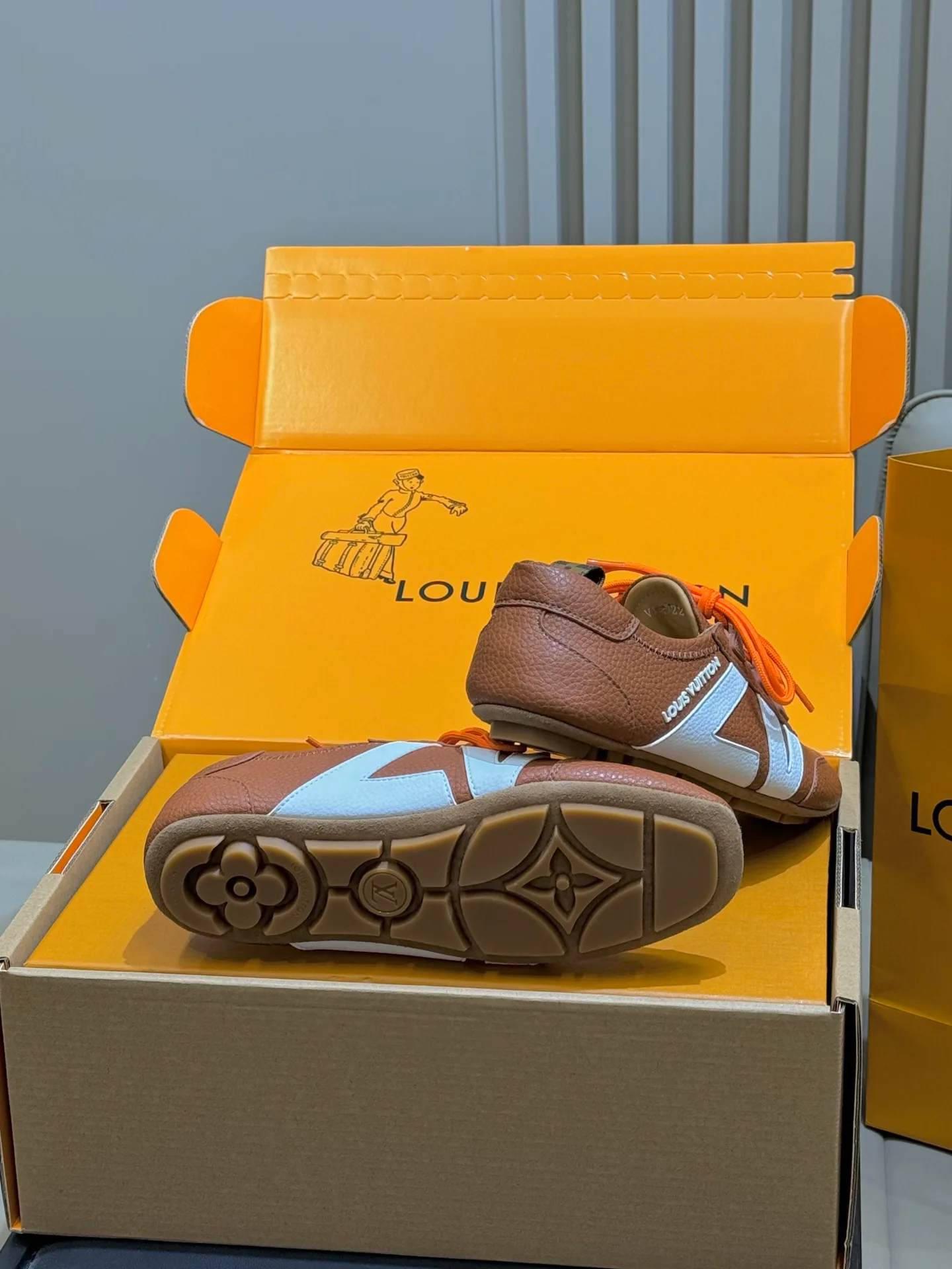 Кроссовки Женские Louis Vuitton 870514