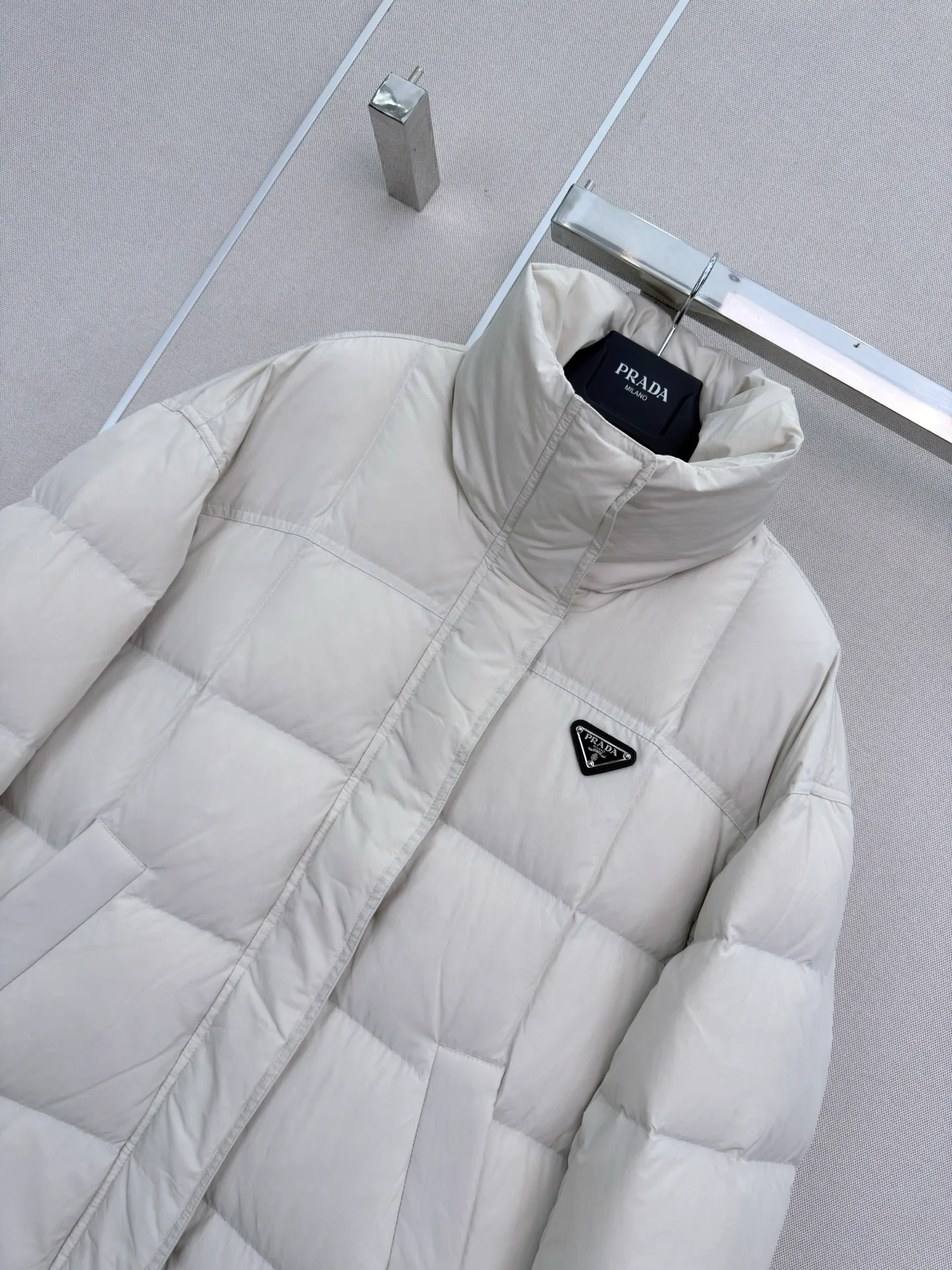 Куртки И Пуховики Женские Prada 18402406
