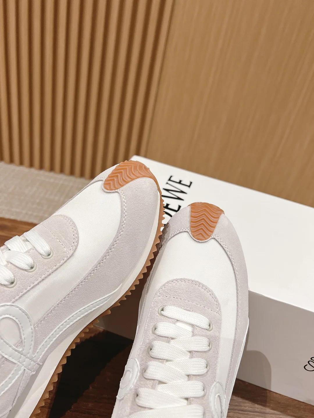 Кроссовки Женские Loewe 17381