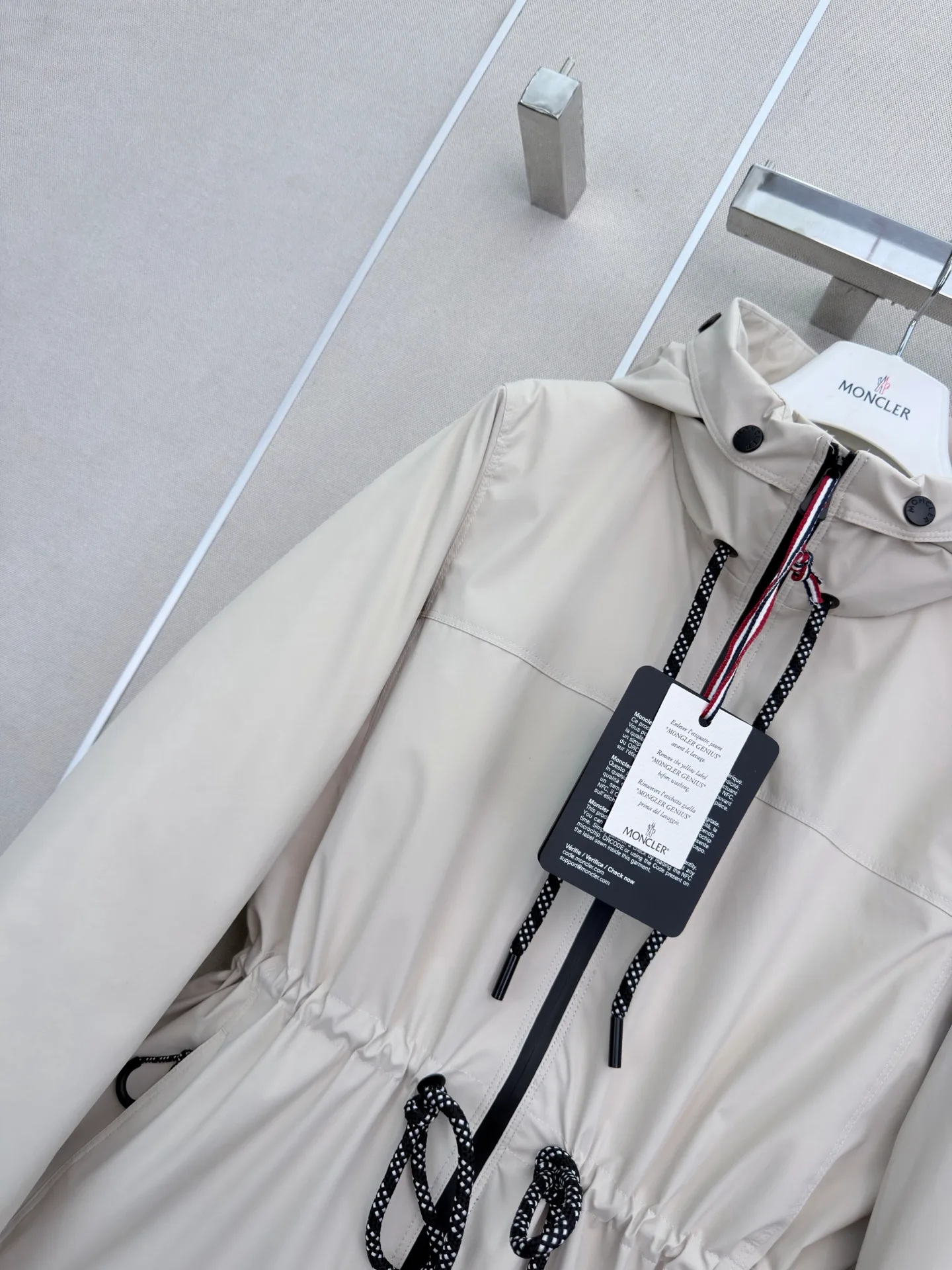 Куртки И Пуховики Женские Moncler 19555739