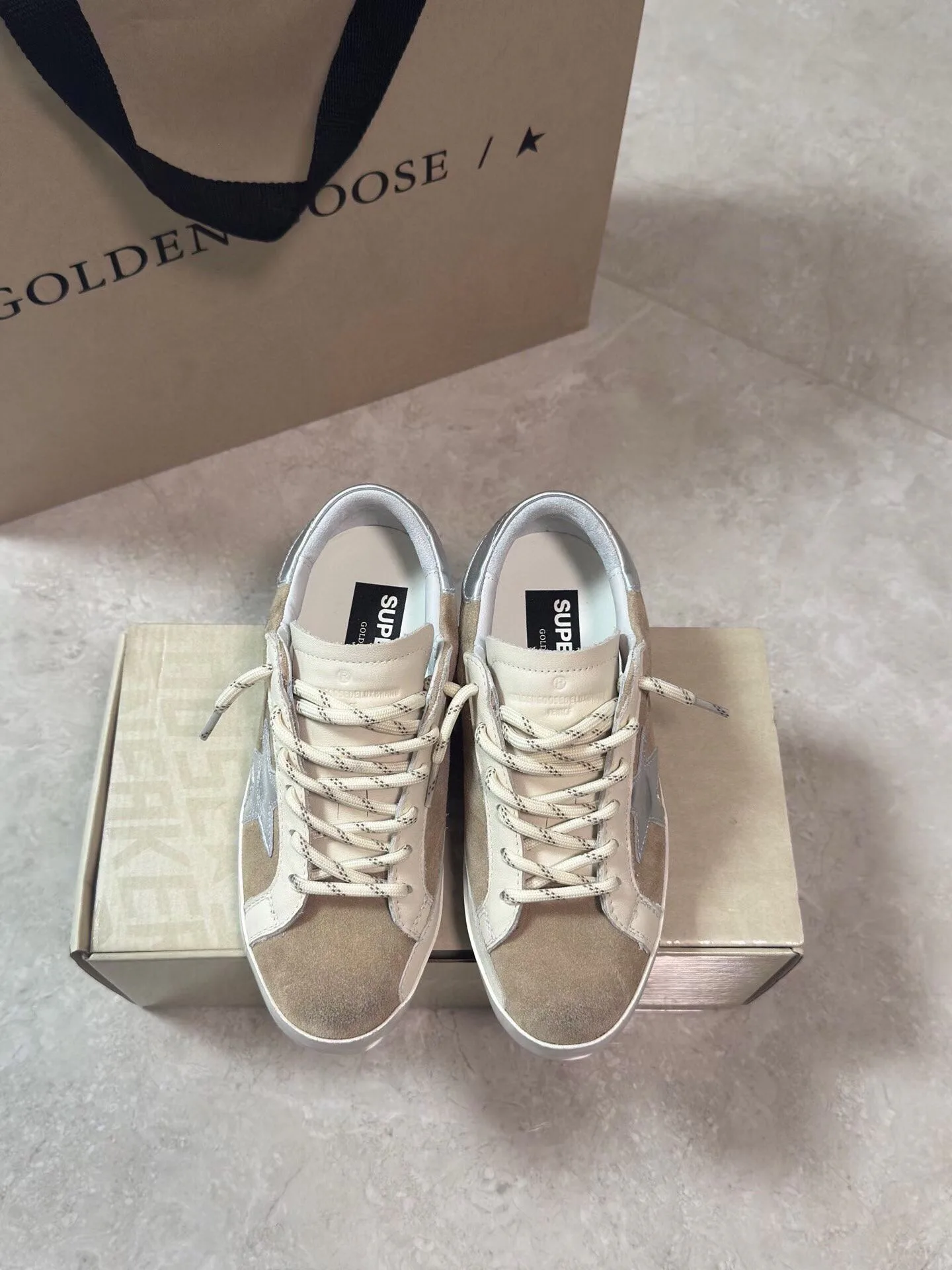 Кроссовки Женские Golden Goose 18265607