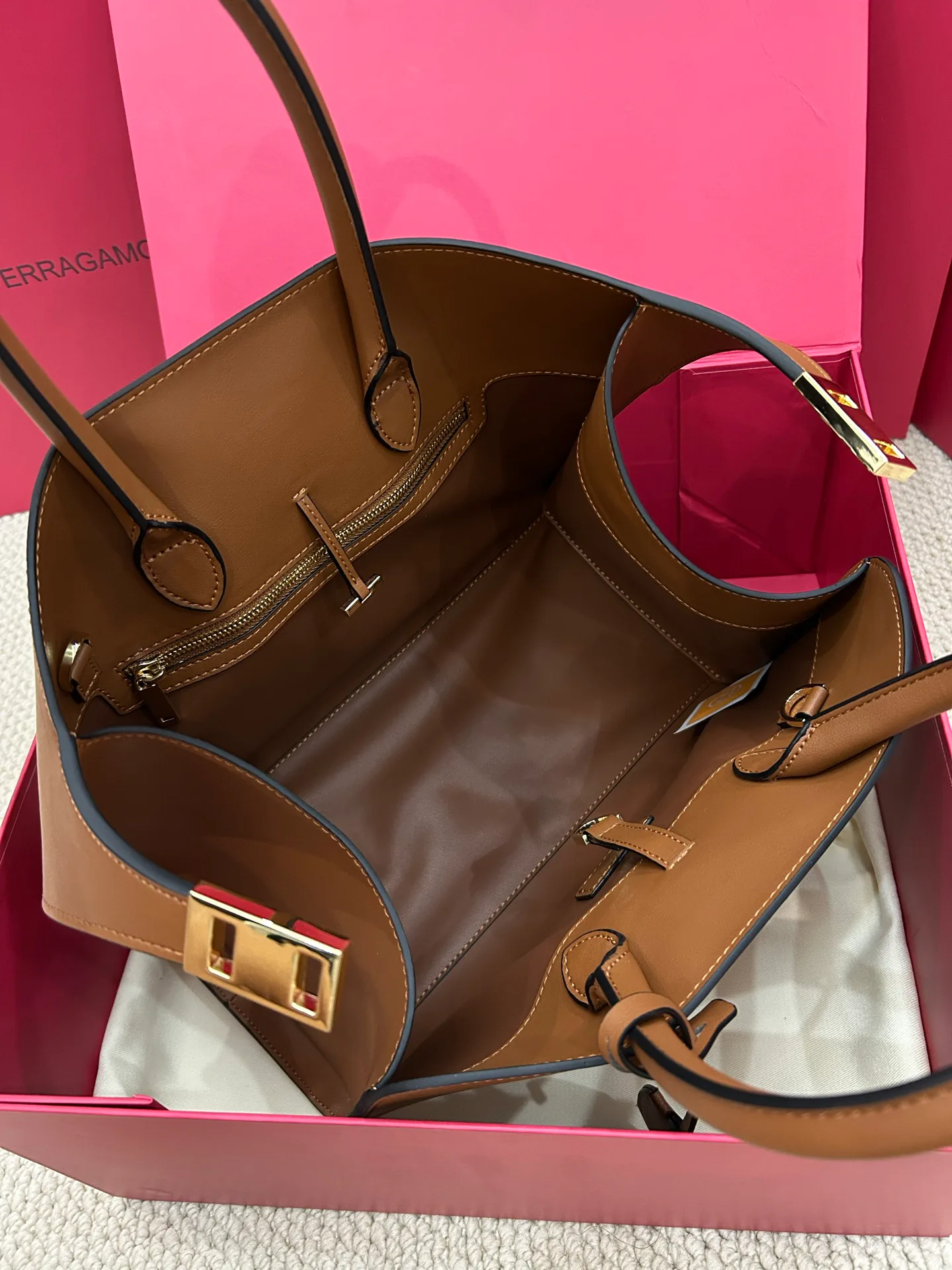 Классические Сумки Женские Salvatore Ferragamo 1401947