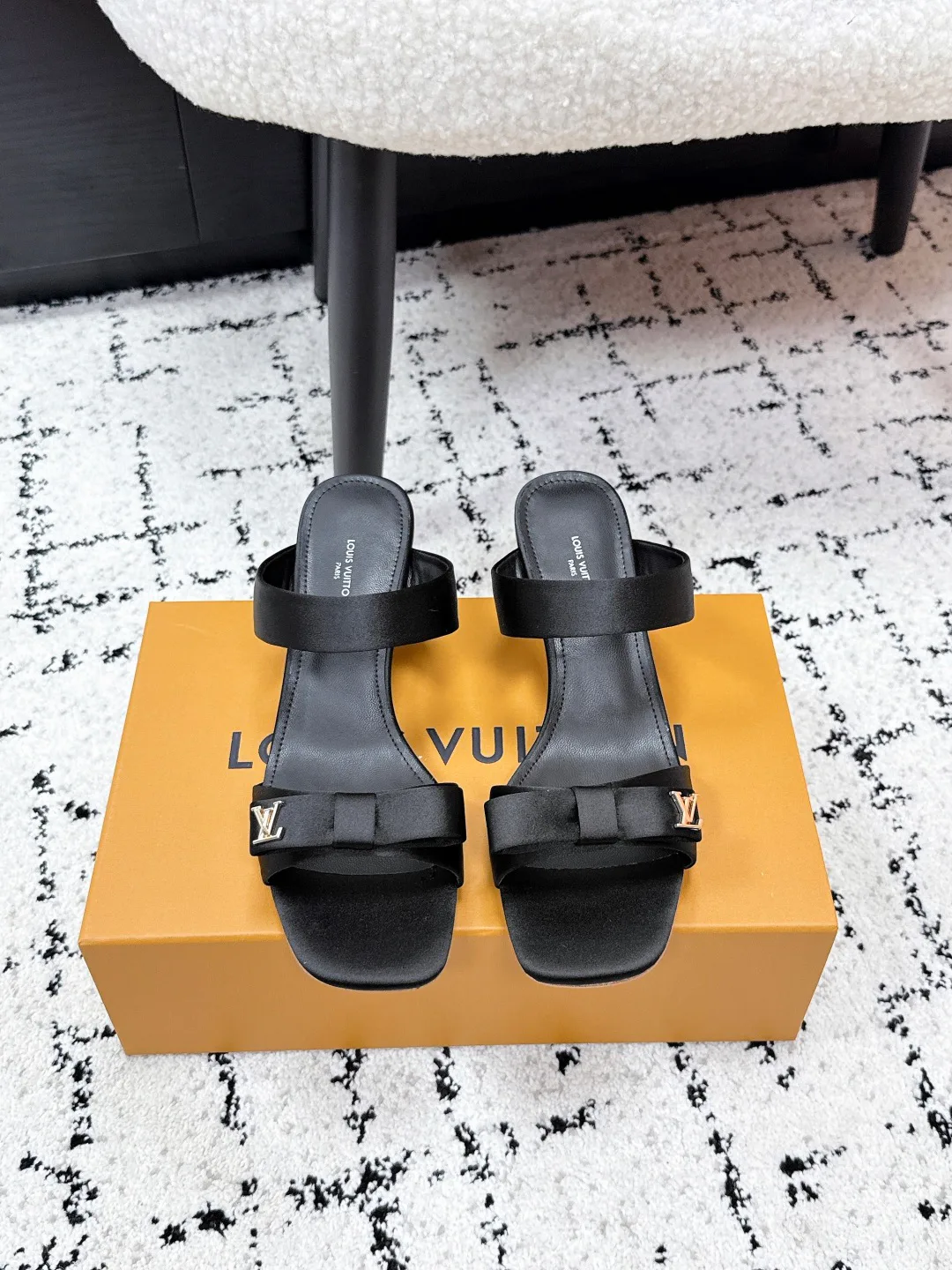 Босоножки Женские Louis Vuitton 13070820