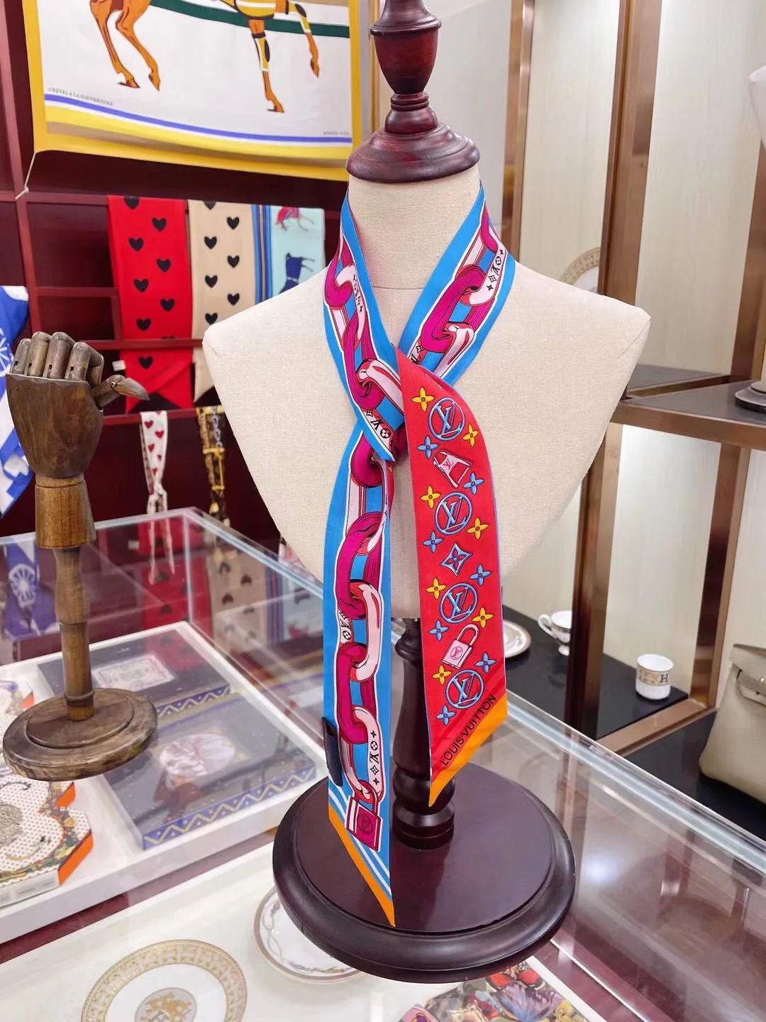 Шарфы Louis Vuitton 15376