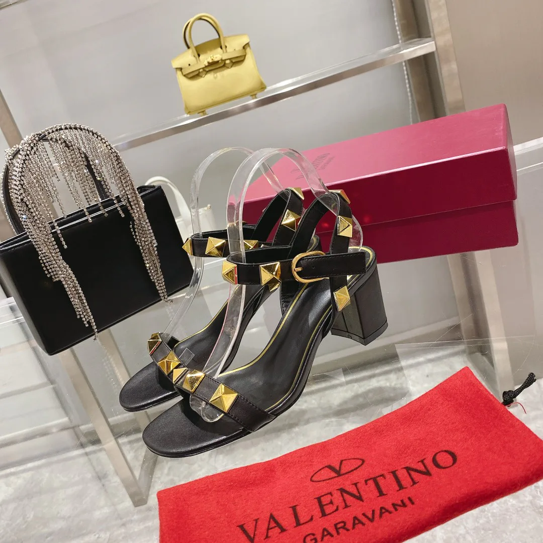 Босоножки Женские Valentino 17956834