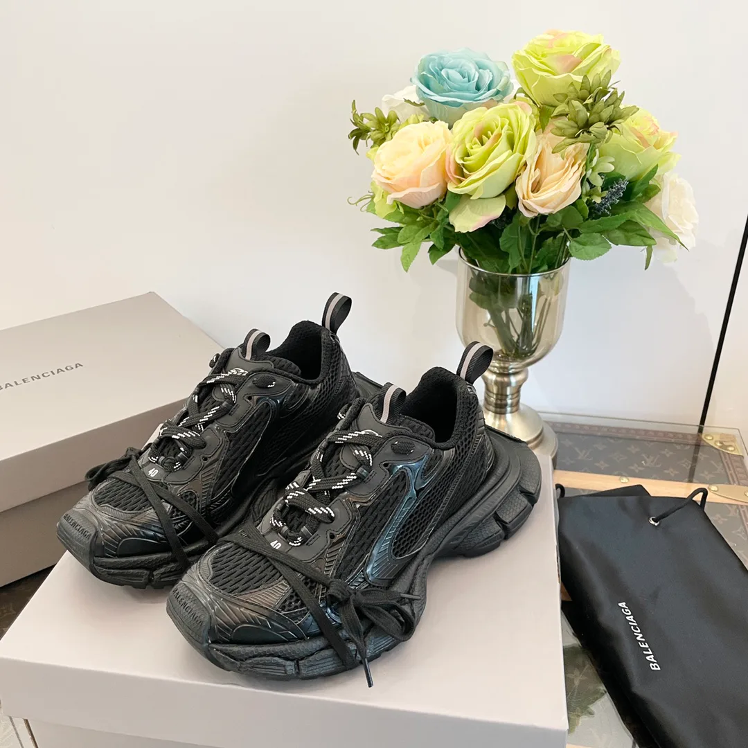 Кроссовки Женские Balenciaga 12656317