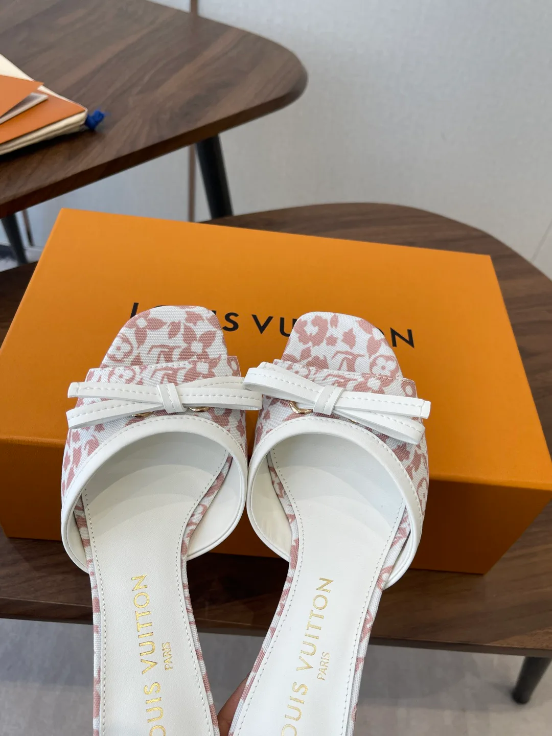 Босоножки Женские Louis Vuitton 12240234