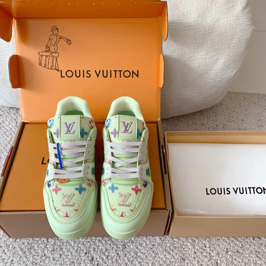 Кроссовки Женские Louis Vuitton 10290579